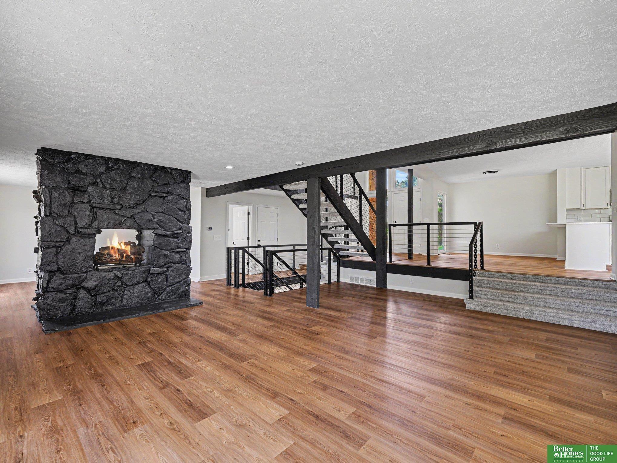 S 153rd Cir, Omaha, NE 68154