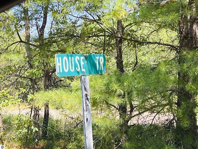 House Trl, Marion, MI 49665