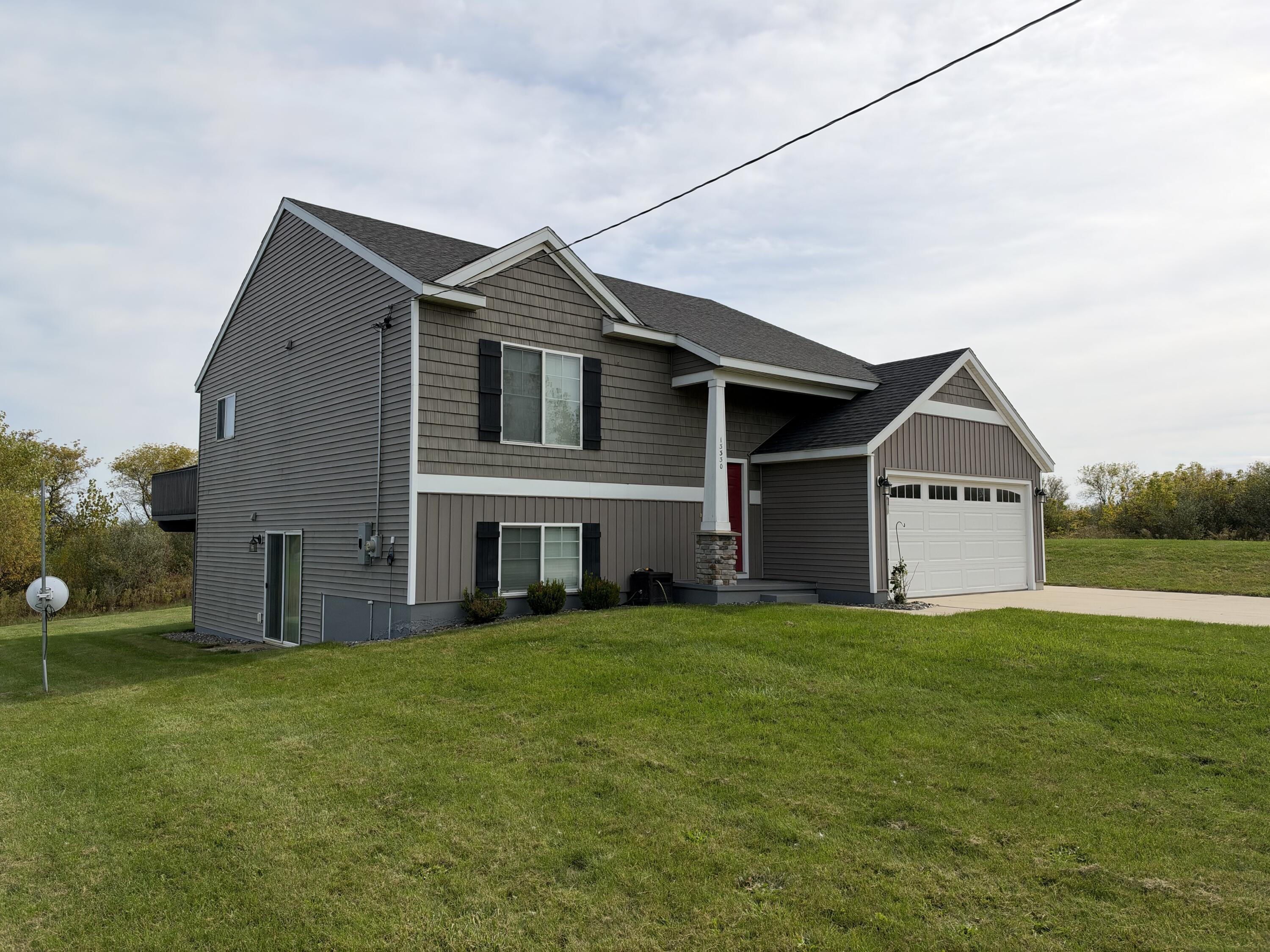 Marsh Way, Grant, MI 49327