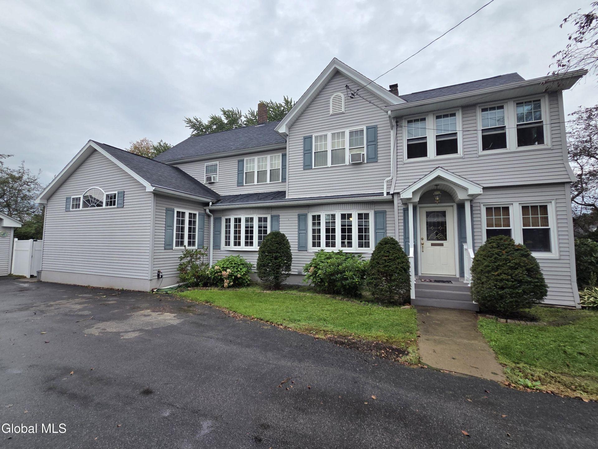 E 11th Ave, Gloversville, NY 12078