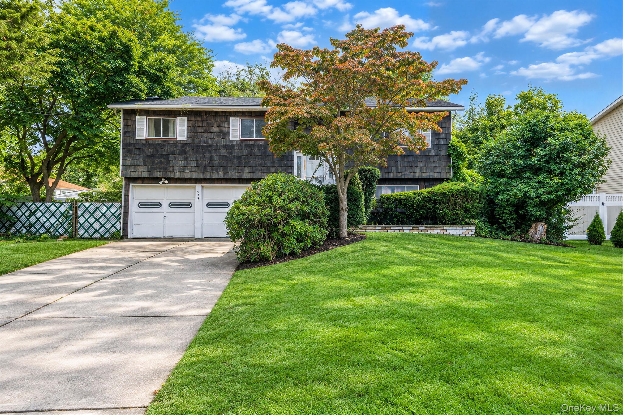 Freeman Ave, Brentwood, NY 11717