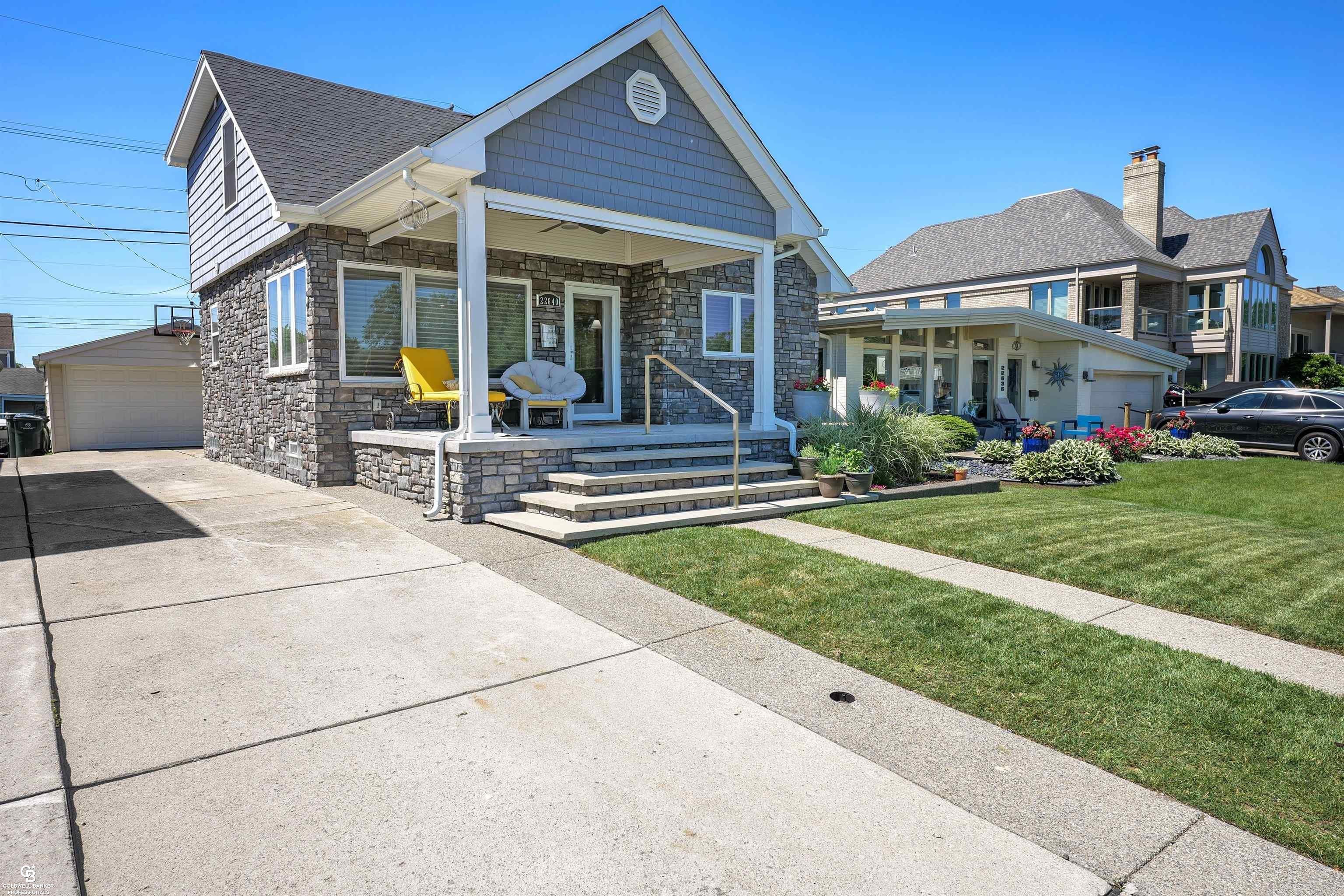 Wildwood St, Saint Clair Shores, MI 48081