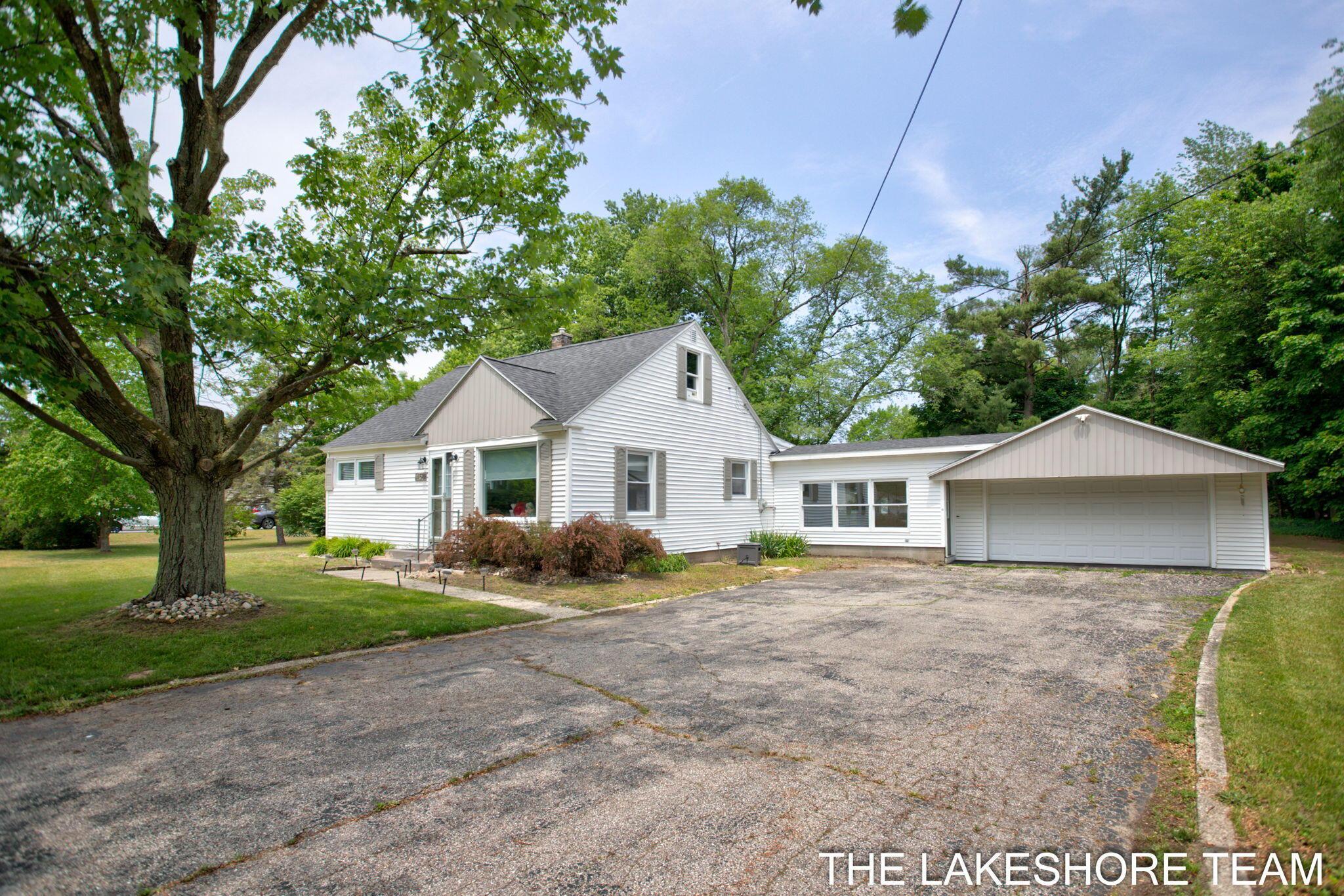 Riley St, Holland, MI 49424
