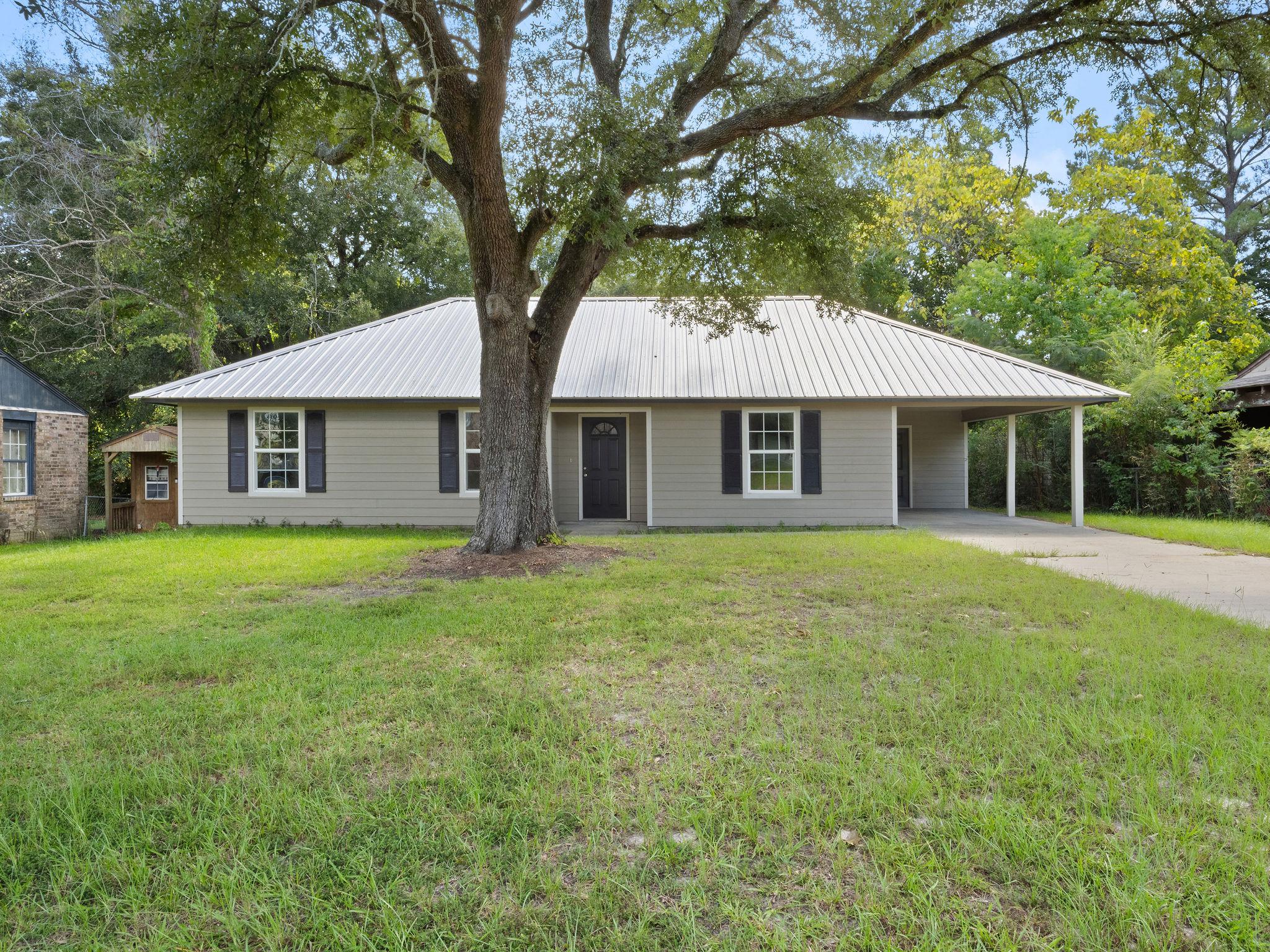 Whittington St, Leesville, LA 71446