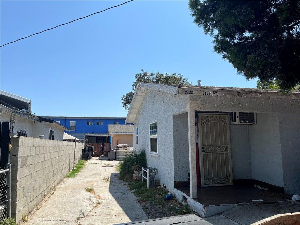 W 67th St, Los Angeles, CA 90043