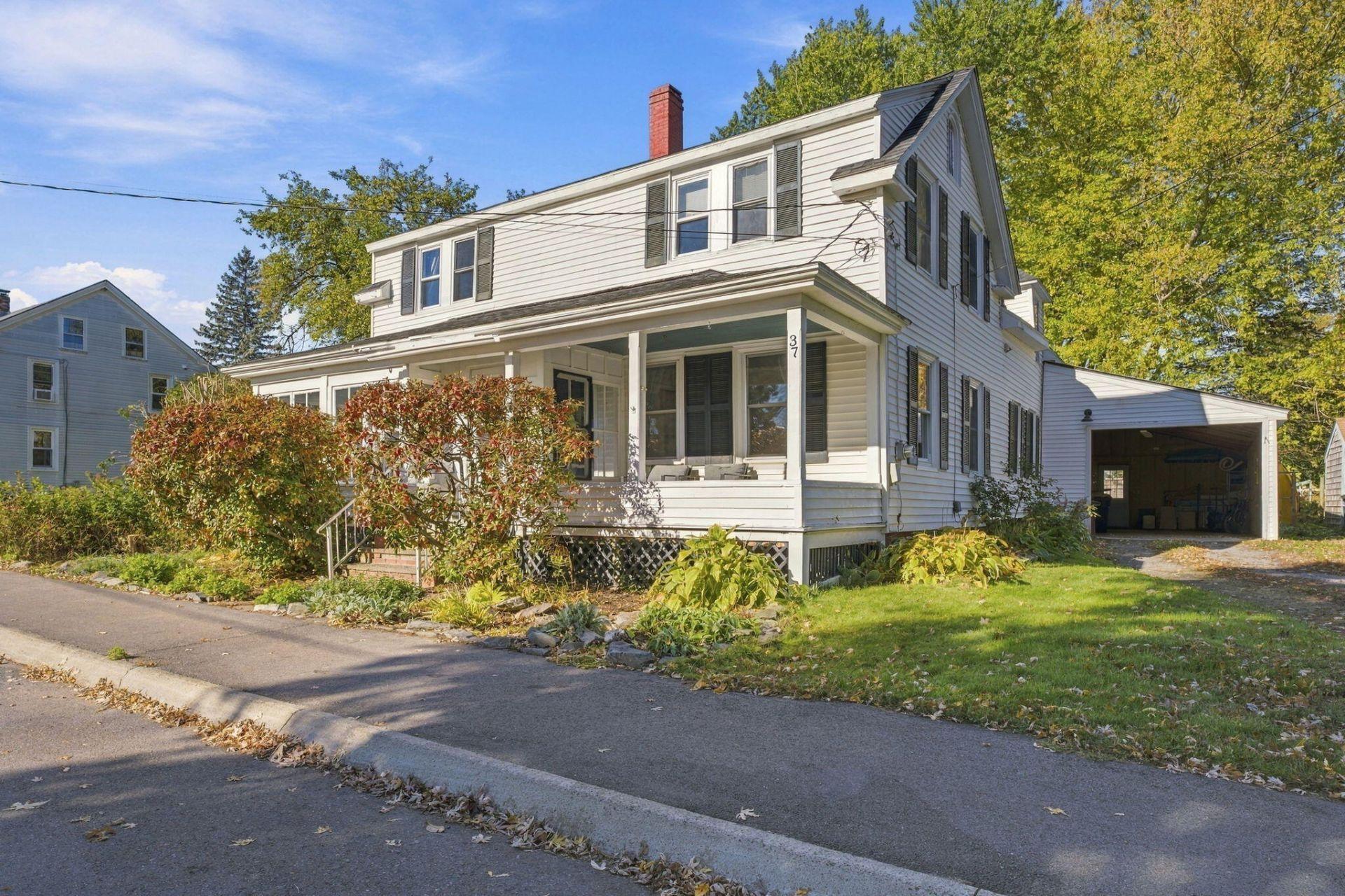 Broadway, Orono, ME 04473
