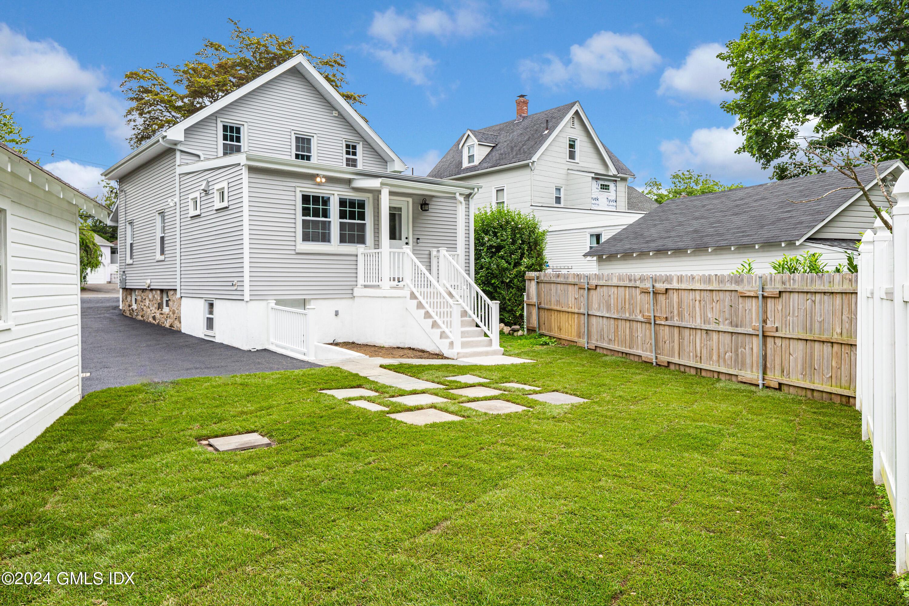 Orchard St, Cos Cob, CT 06807