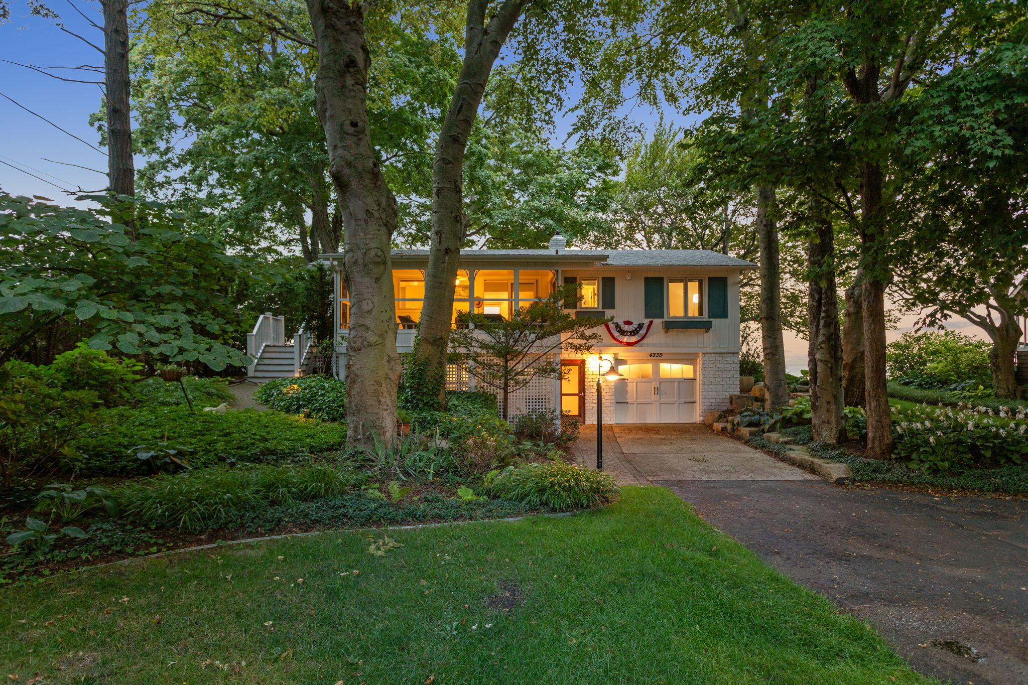 Lakes Edge Dr, Holland, MI 49424