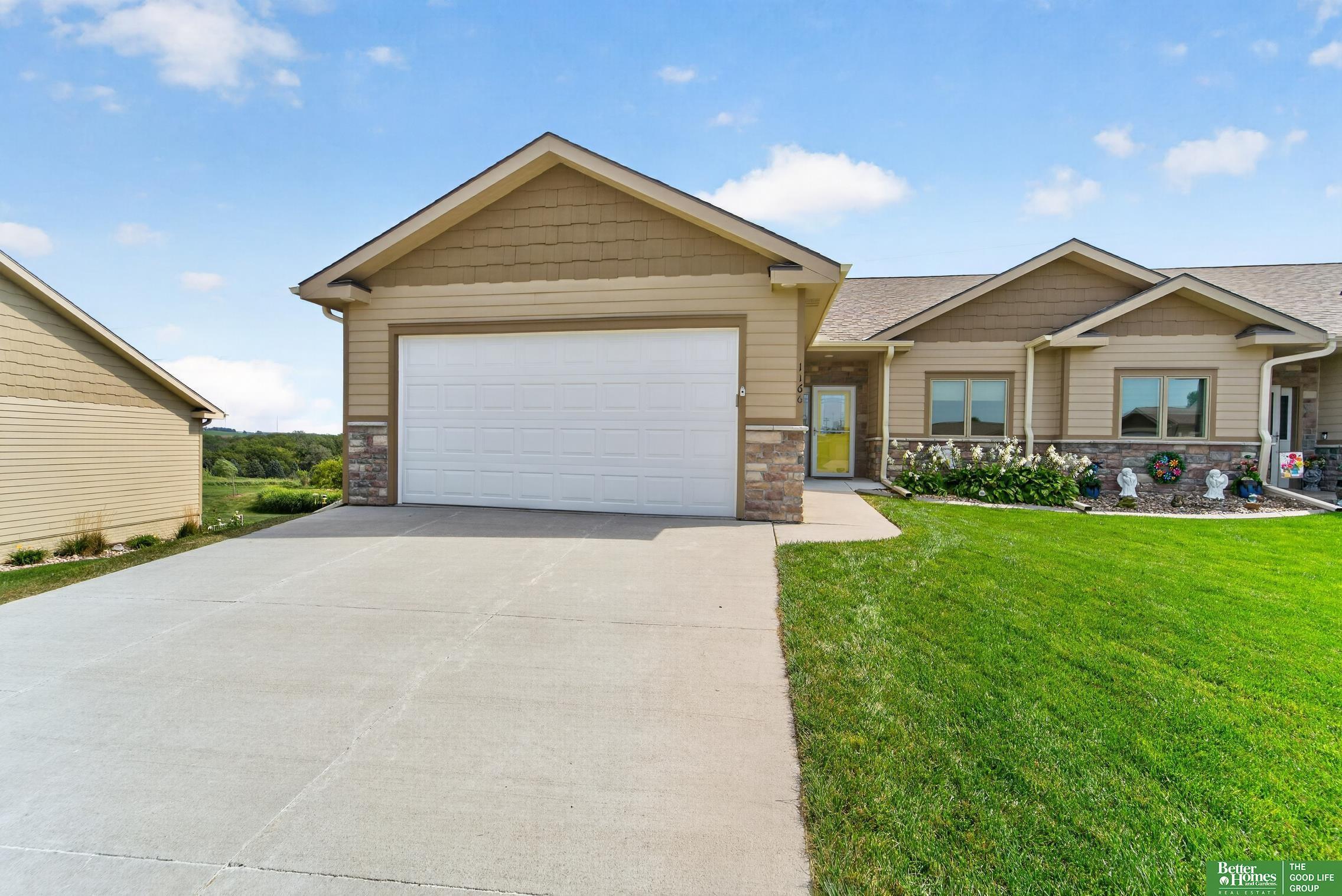 Prairie Hill Cir, Louisville, NE 68037