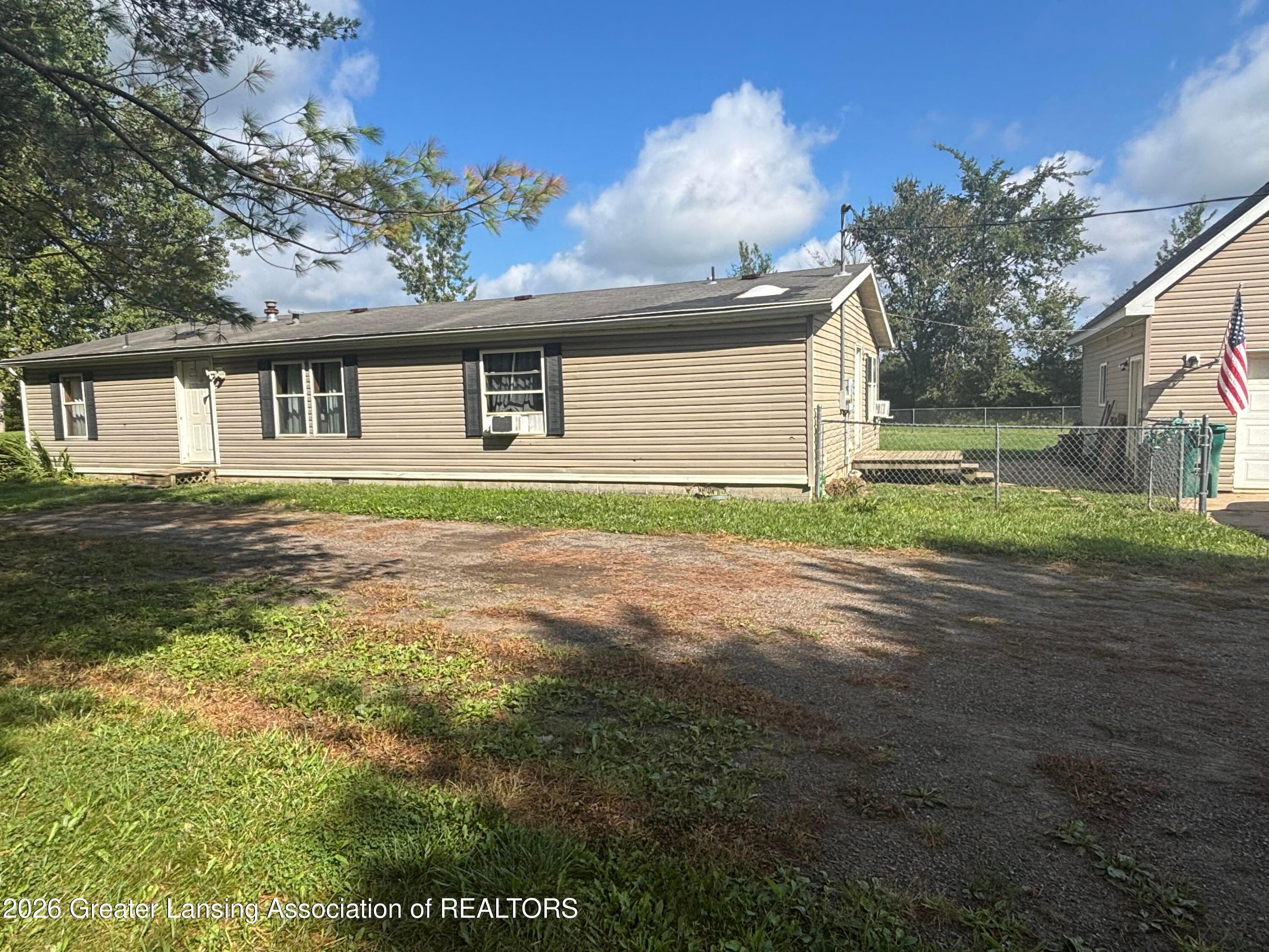 Tyrrell Rd, Owosso, MI 48867