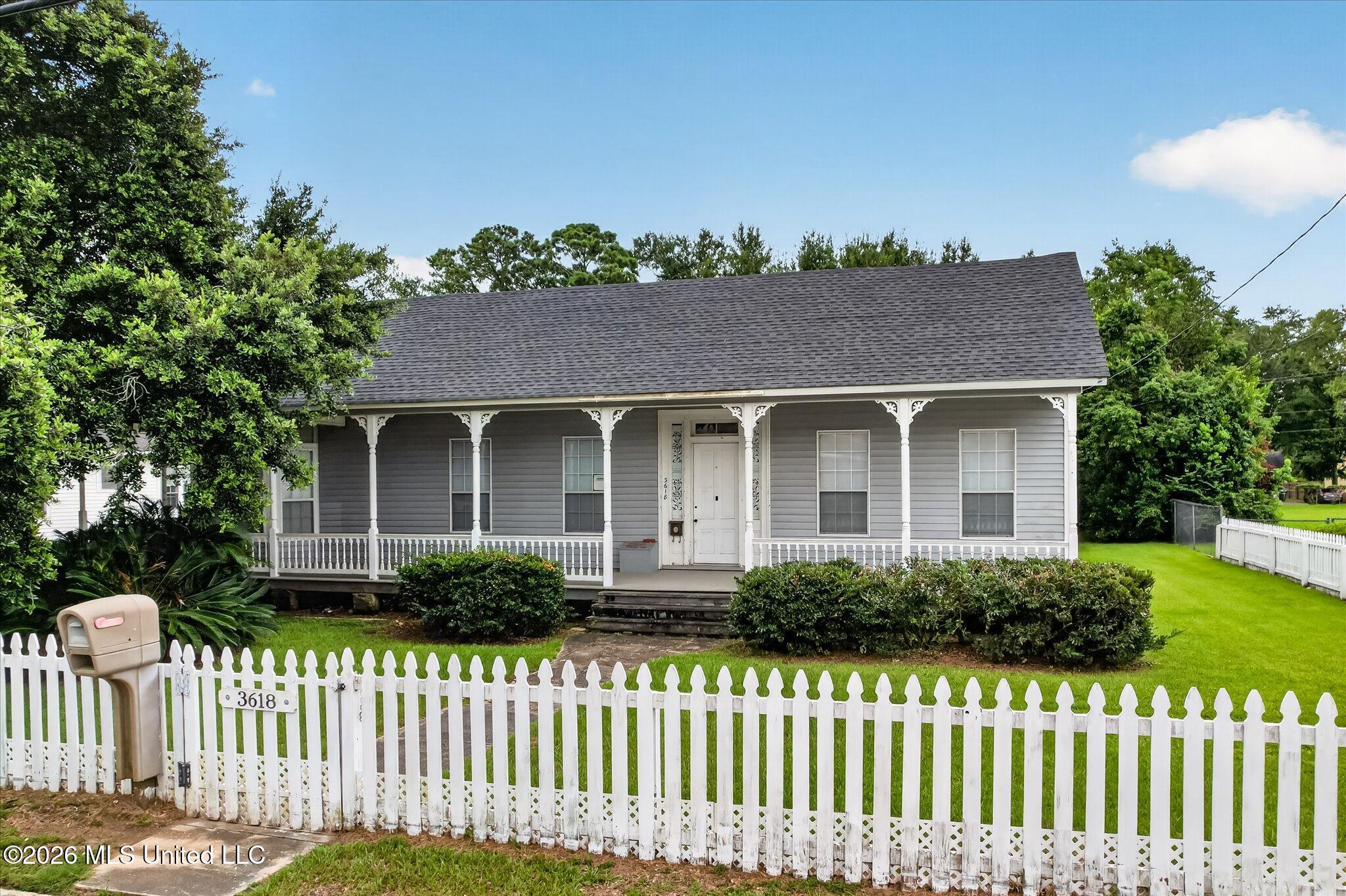 Bellview Ave, Moss Point, MS 39563