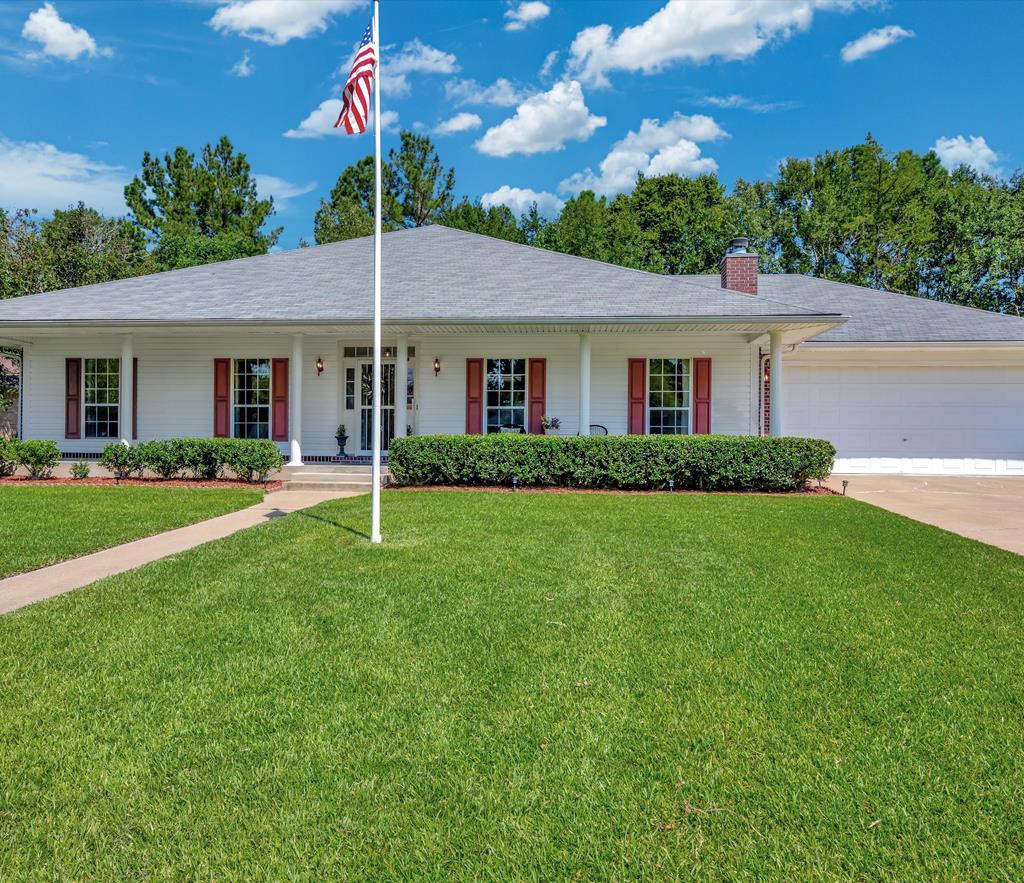 Englewood Dr, Lufkin, TX 75901