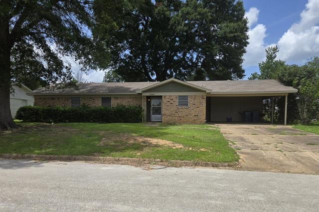 Young St, Henderson, TX 75654