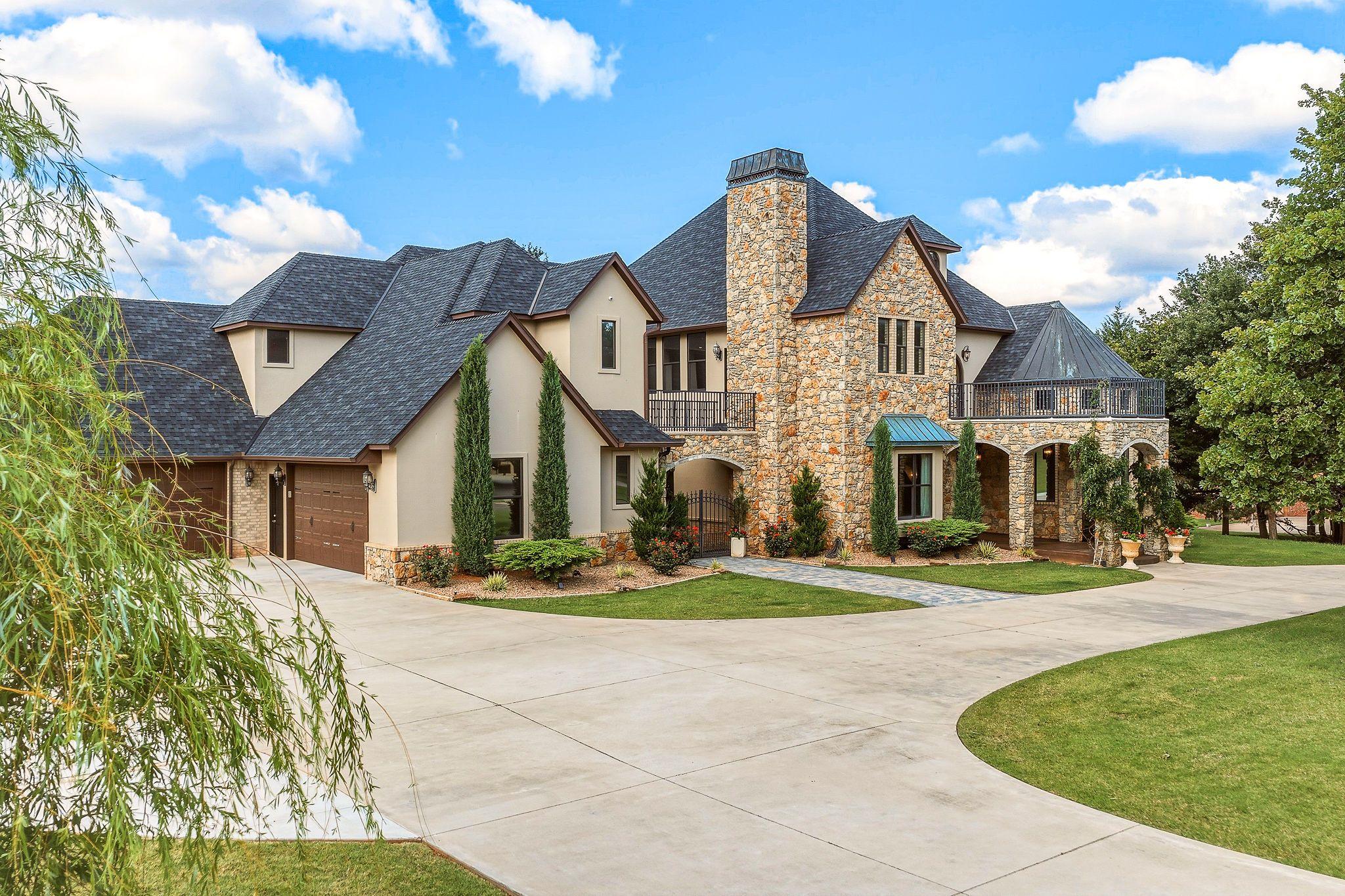Perth Dr, Edmond, OK 73013