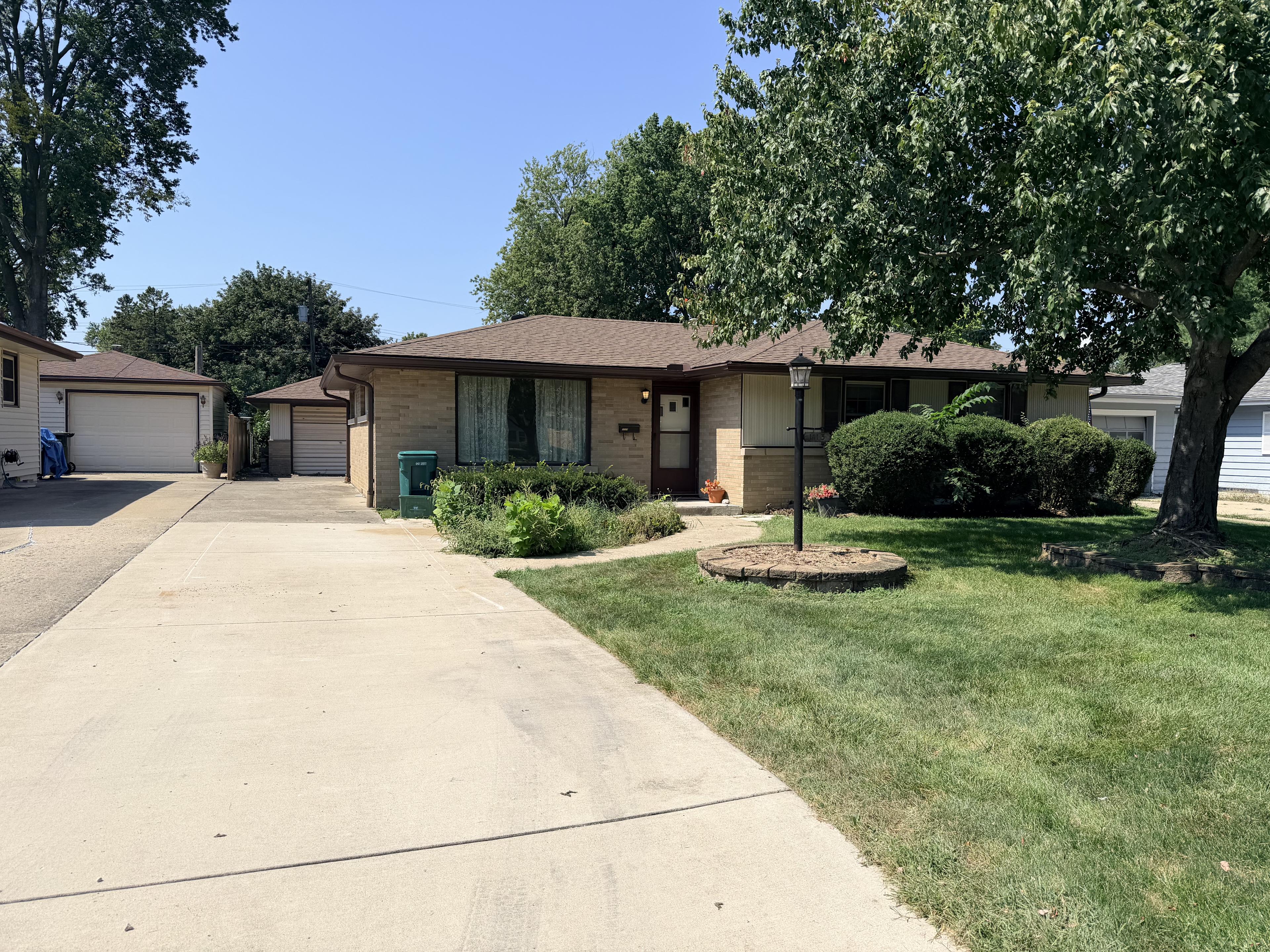 Lincoln Ave, Ottawa, IL 61350