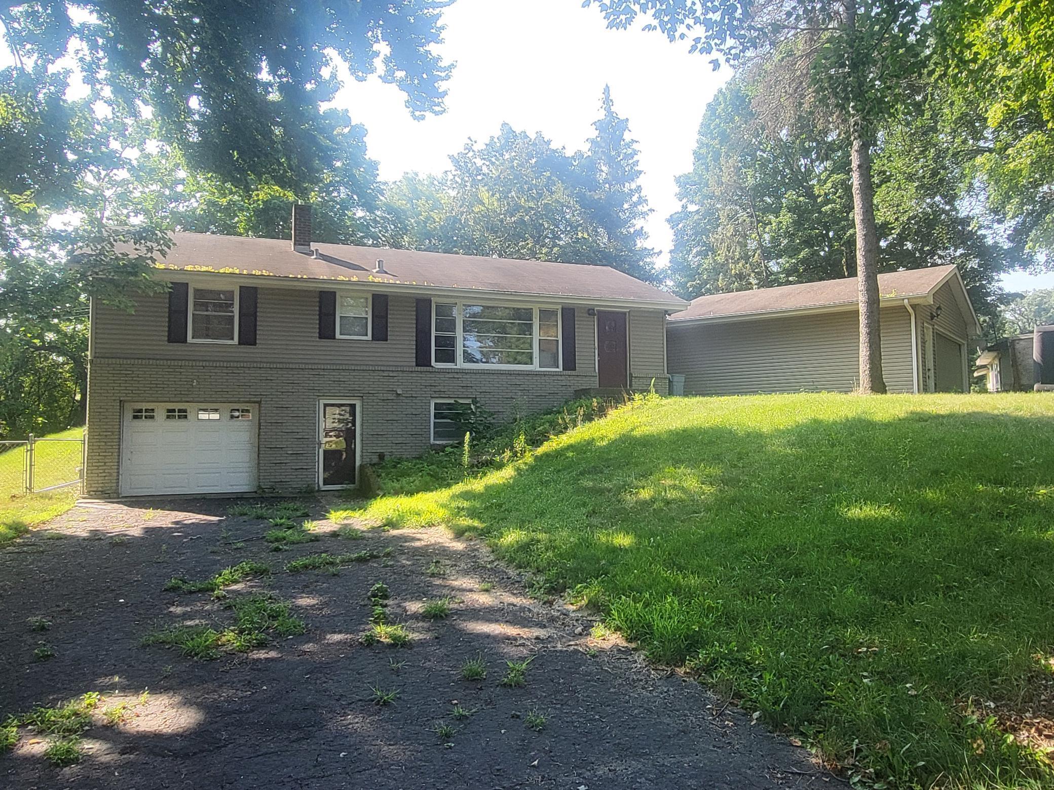 N Eden Dr, Eden Prairie, MN 55346