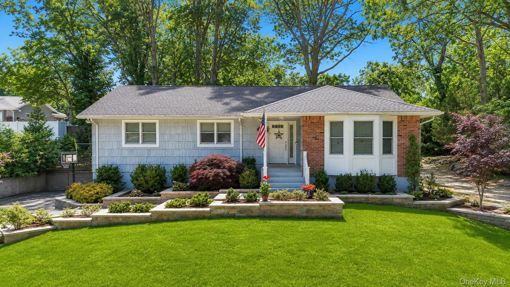 Patchogue Dr, Rocky Point, NY 11778