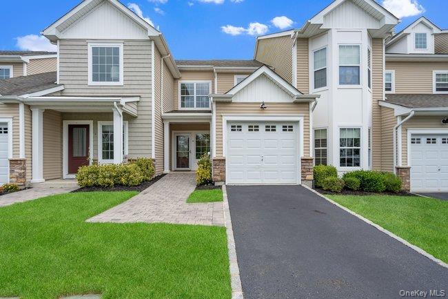Halley Dr, Blue Point, NY 11715