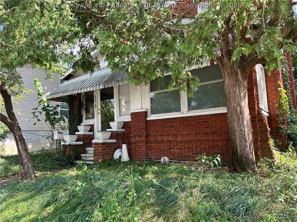 Columbia Ave, Huntington, WV 25701