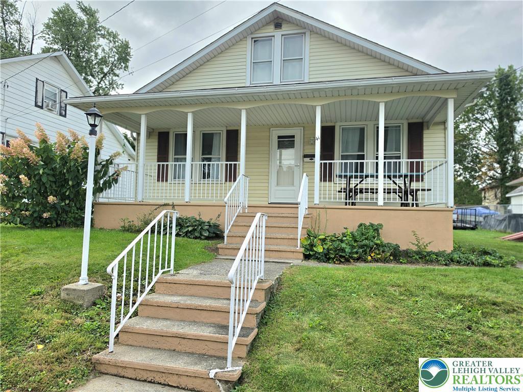E 5th St, Wind Gap, PA 18091