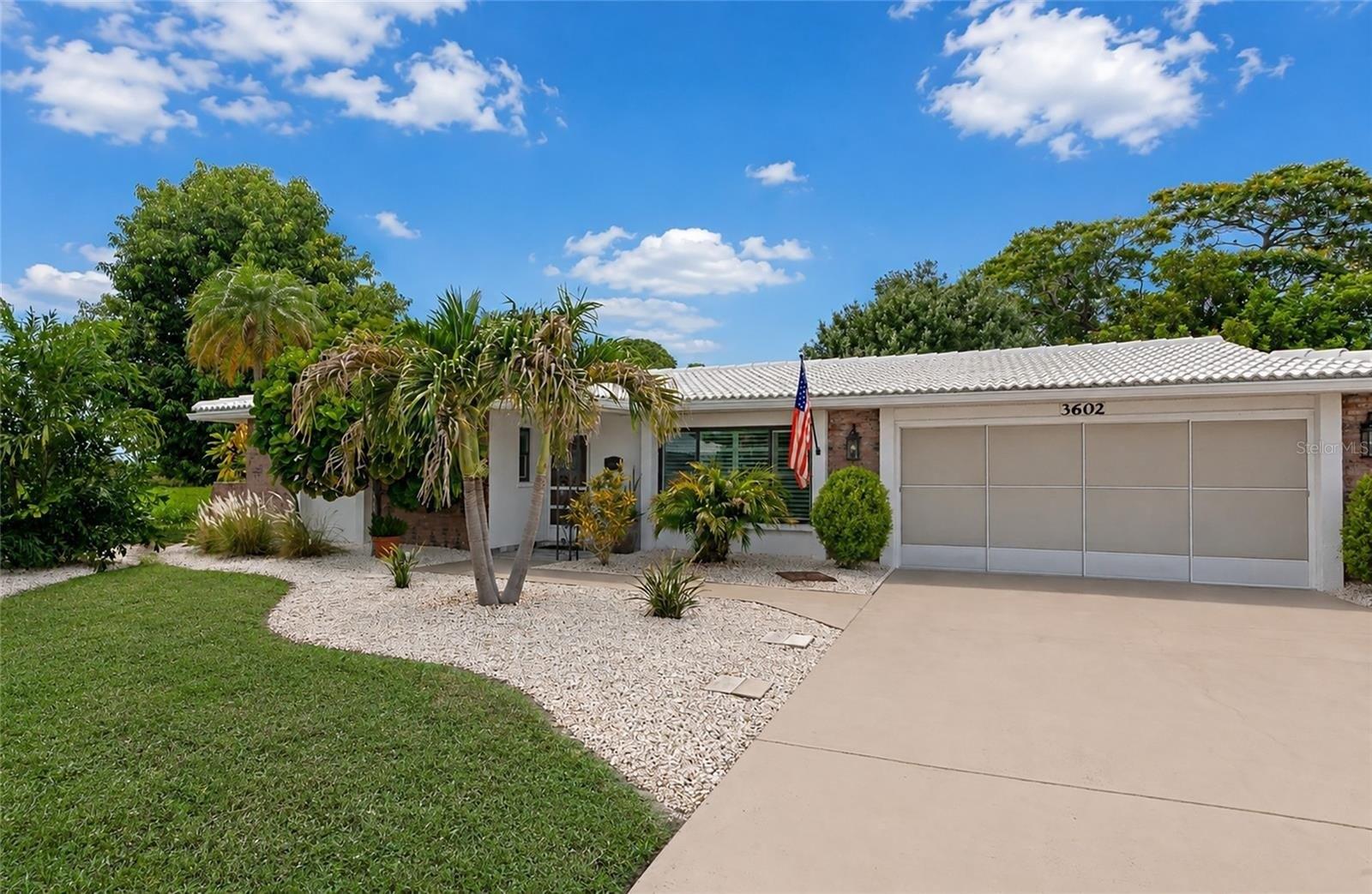Joyce Dr, Bradenton, FL 34208