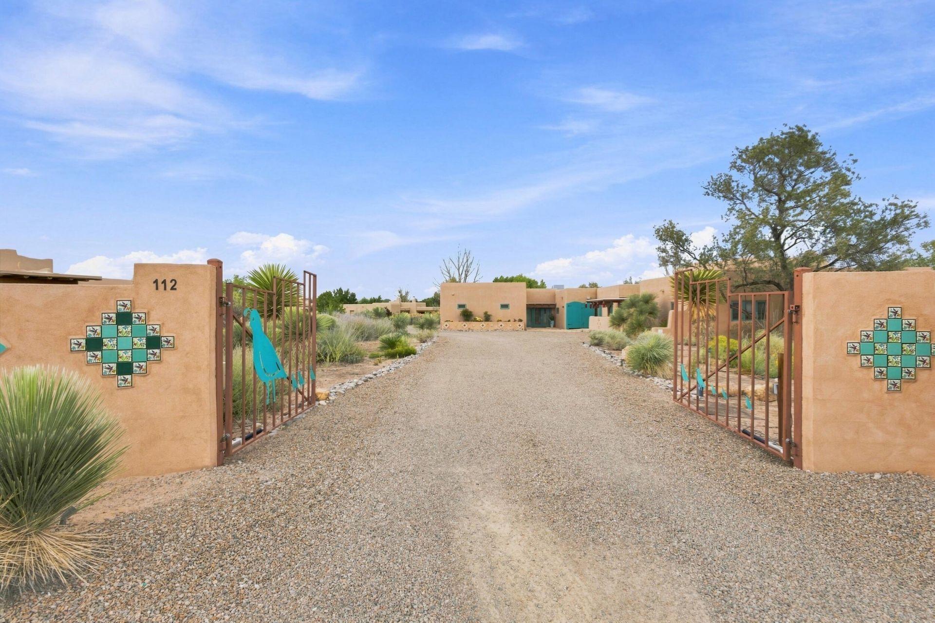 Thanes Way, Corrales, NM 87048