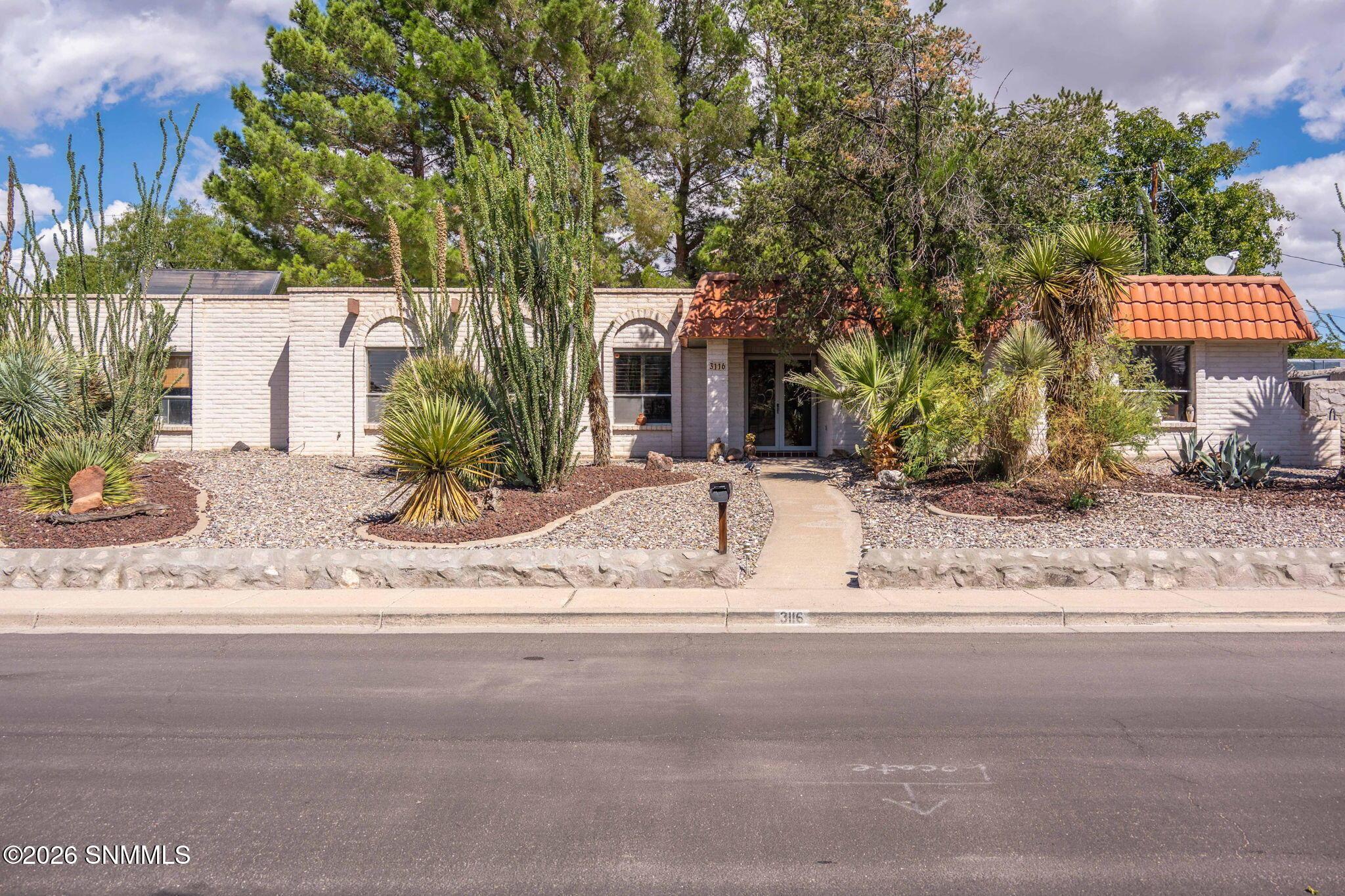 High St, Las Cruces, NM 88011
