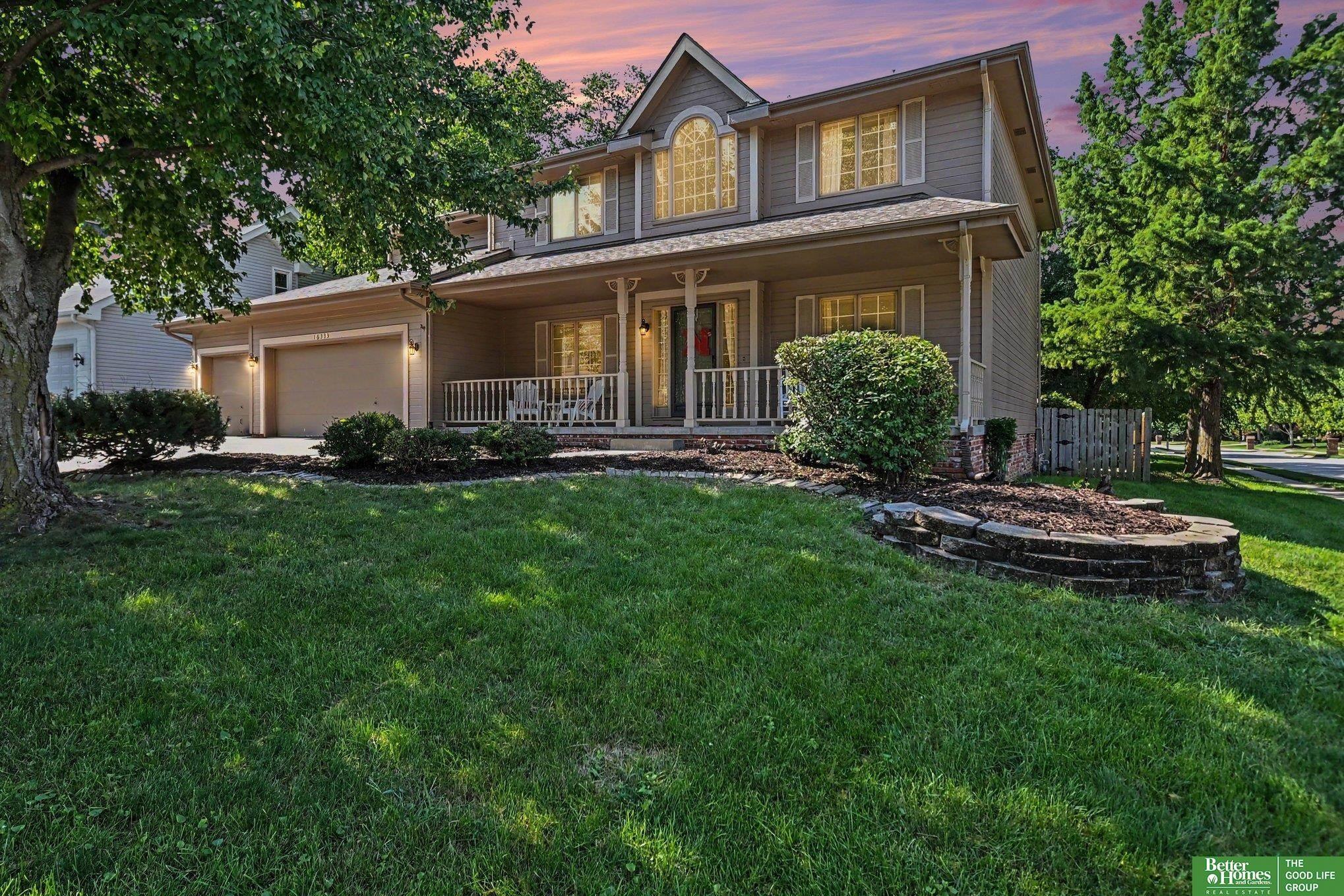 Western Ave, Omaha, NE 68118