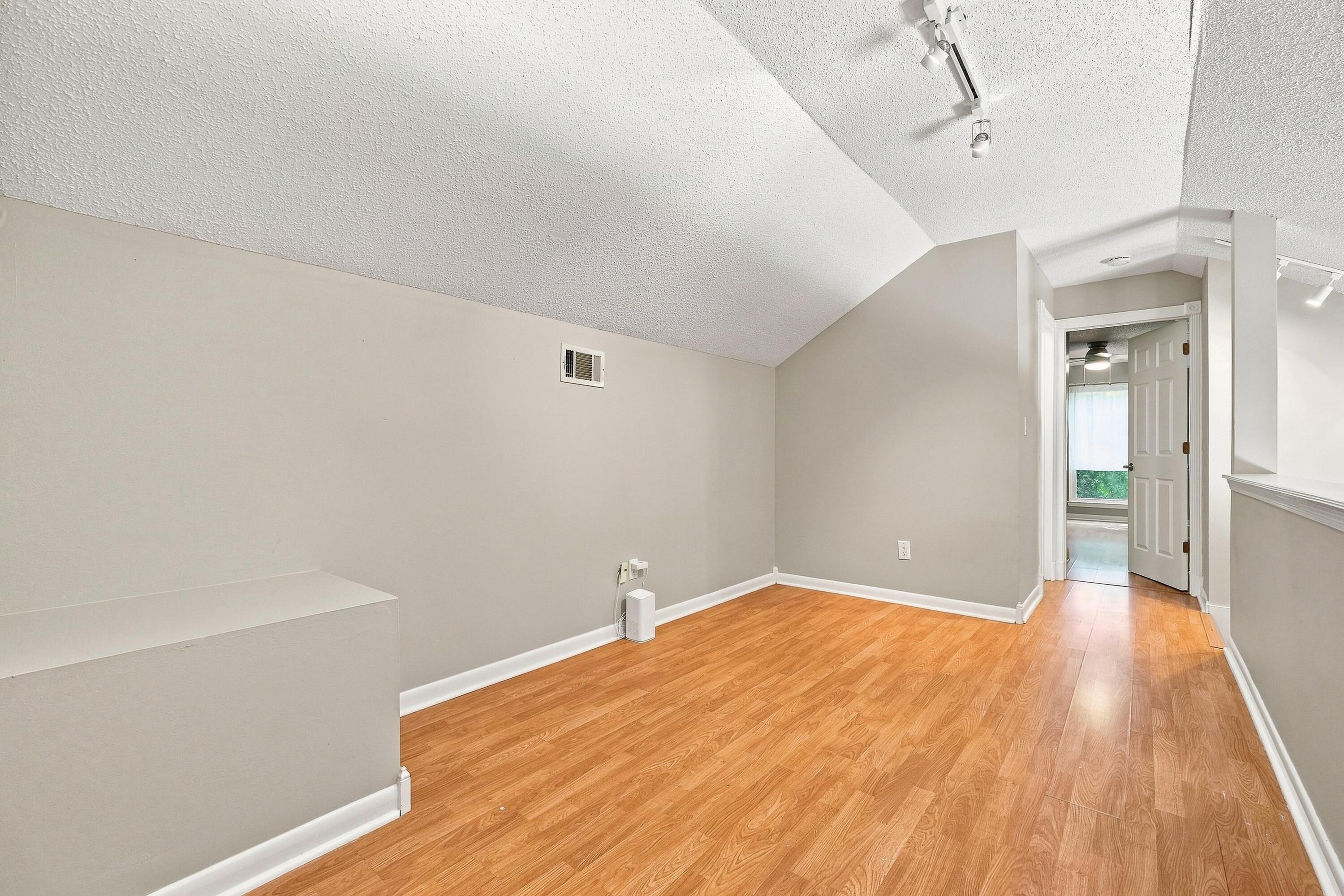 Mill Pond Cv, Crestview, FL 32539