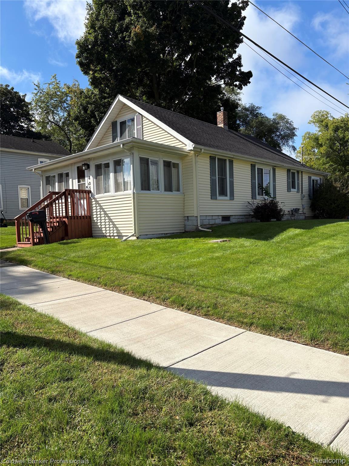 N Oak St, Fenton, MI 48430
