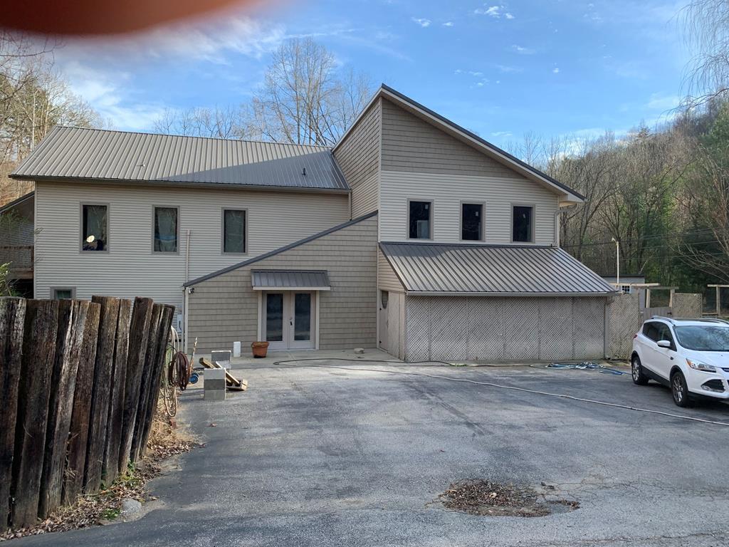 Ky Route 40 W, Staffordsville, KY 41256