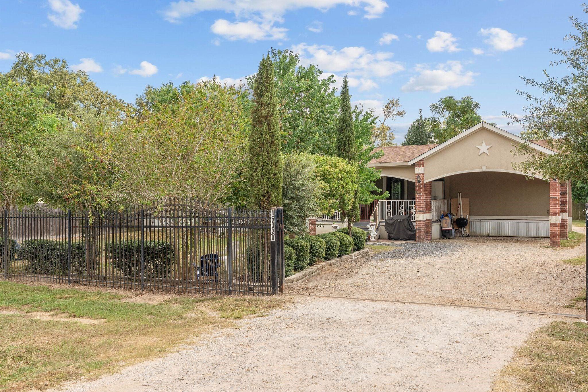 Summit Oaks Dr, Conroe, TX 77303