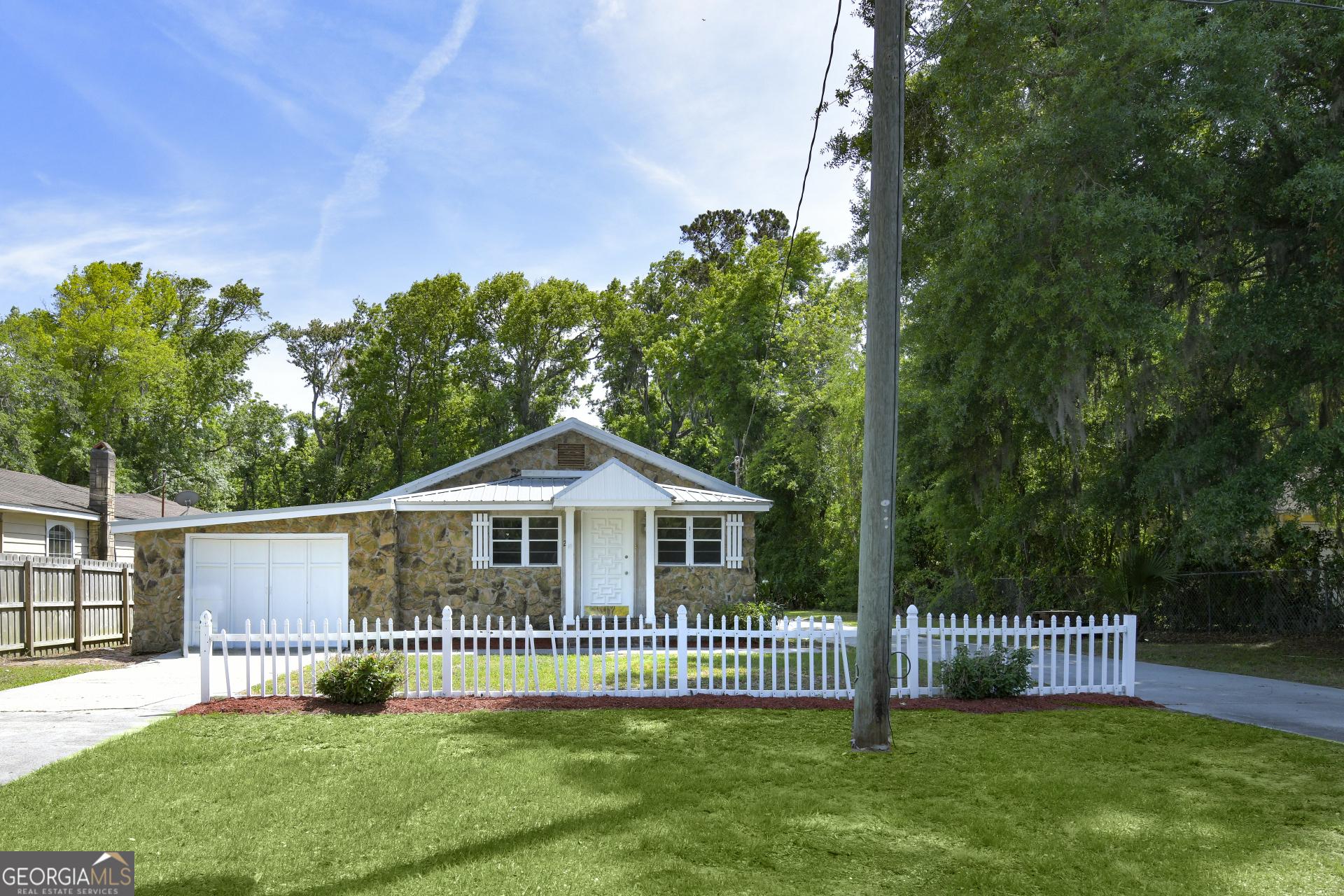 E Hall St, Saint Marys, GA 31558