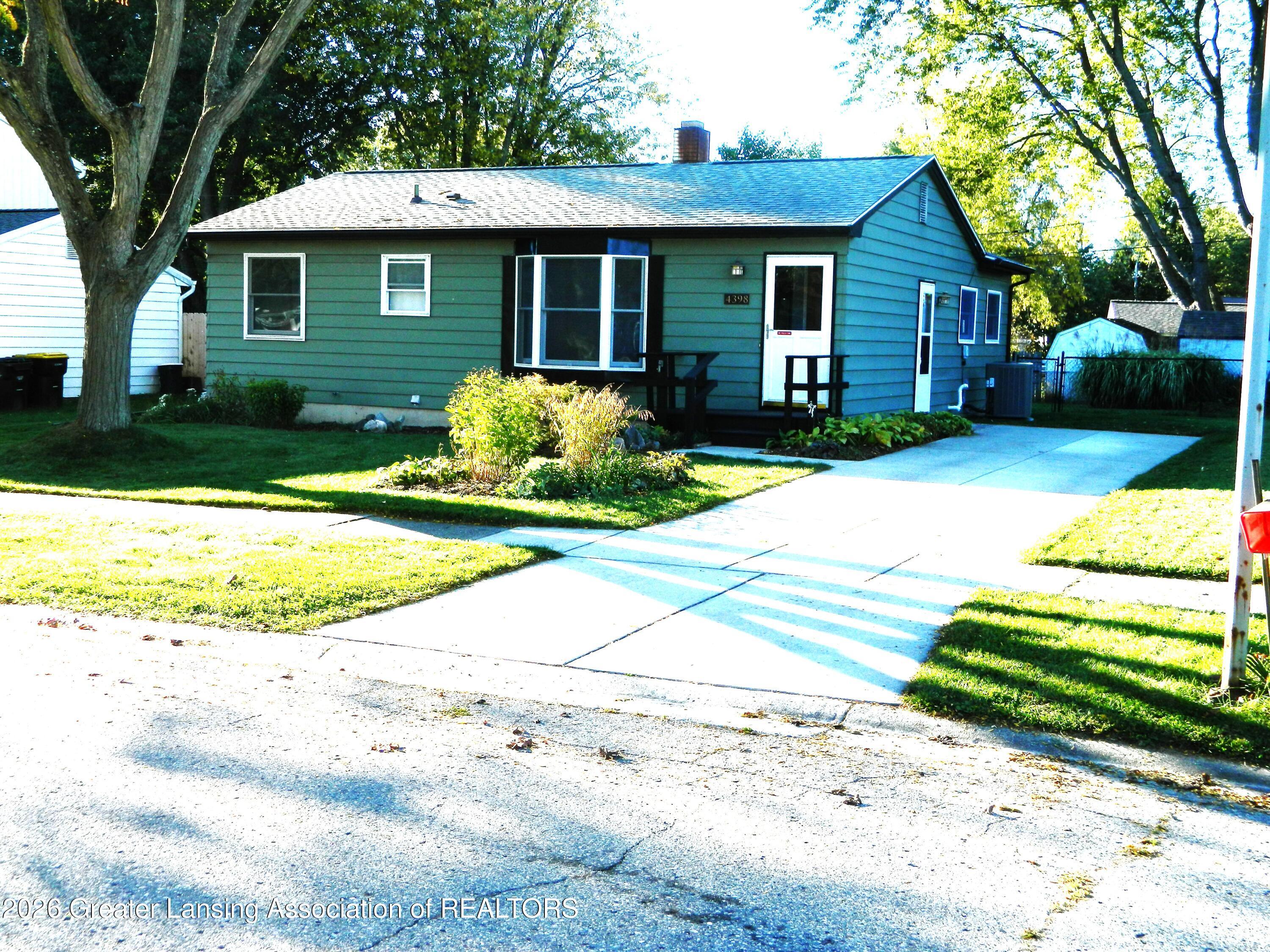 Doncaster Ave, Holt, MI 48842