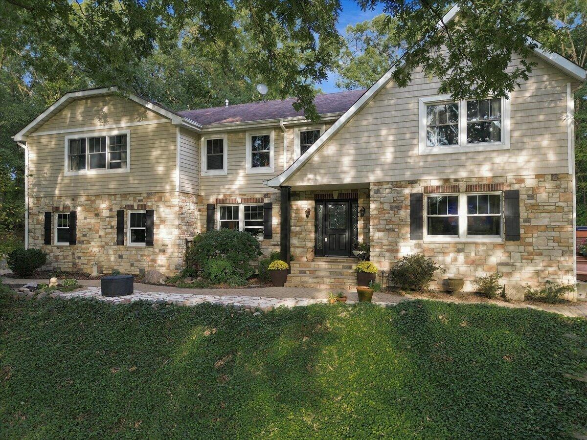 Westvalley Dr, Crown Point, IN 46307