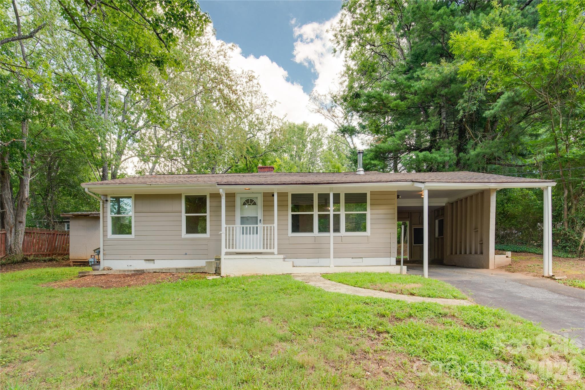 1st St, Asheville, NC 28803