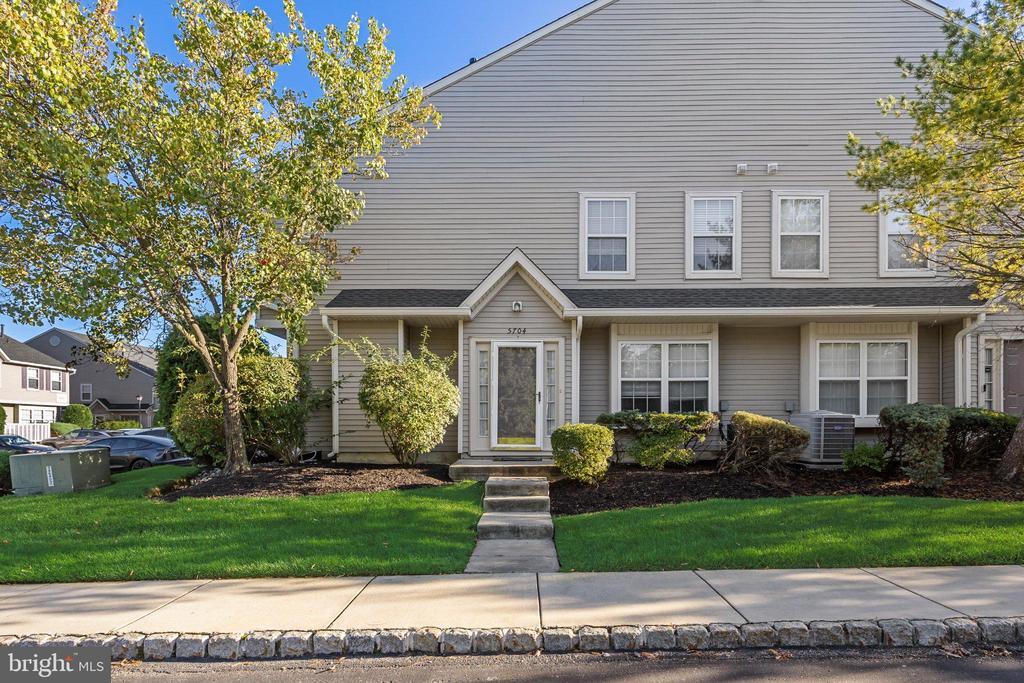 Essex Ln, Mount Laurel, NJ 08054
