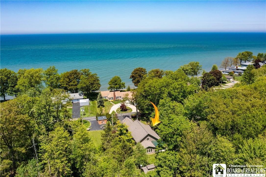 W Shorewood Dr, Dunkirk, NY 14048