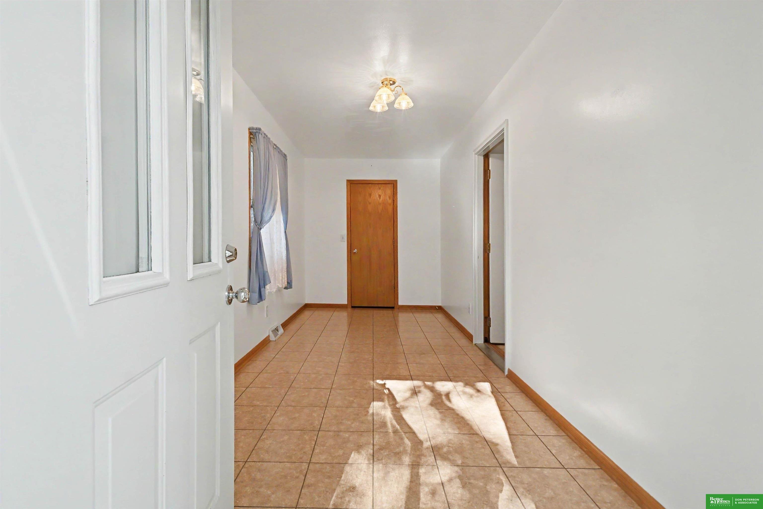 S Farragut St, West Point, NE 68788