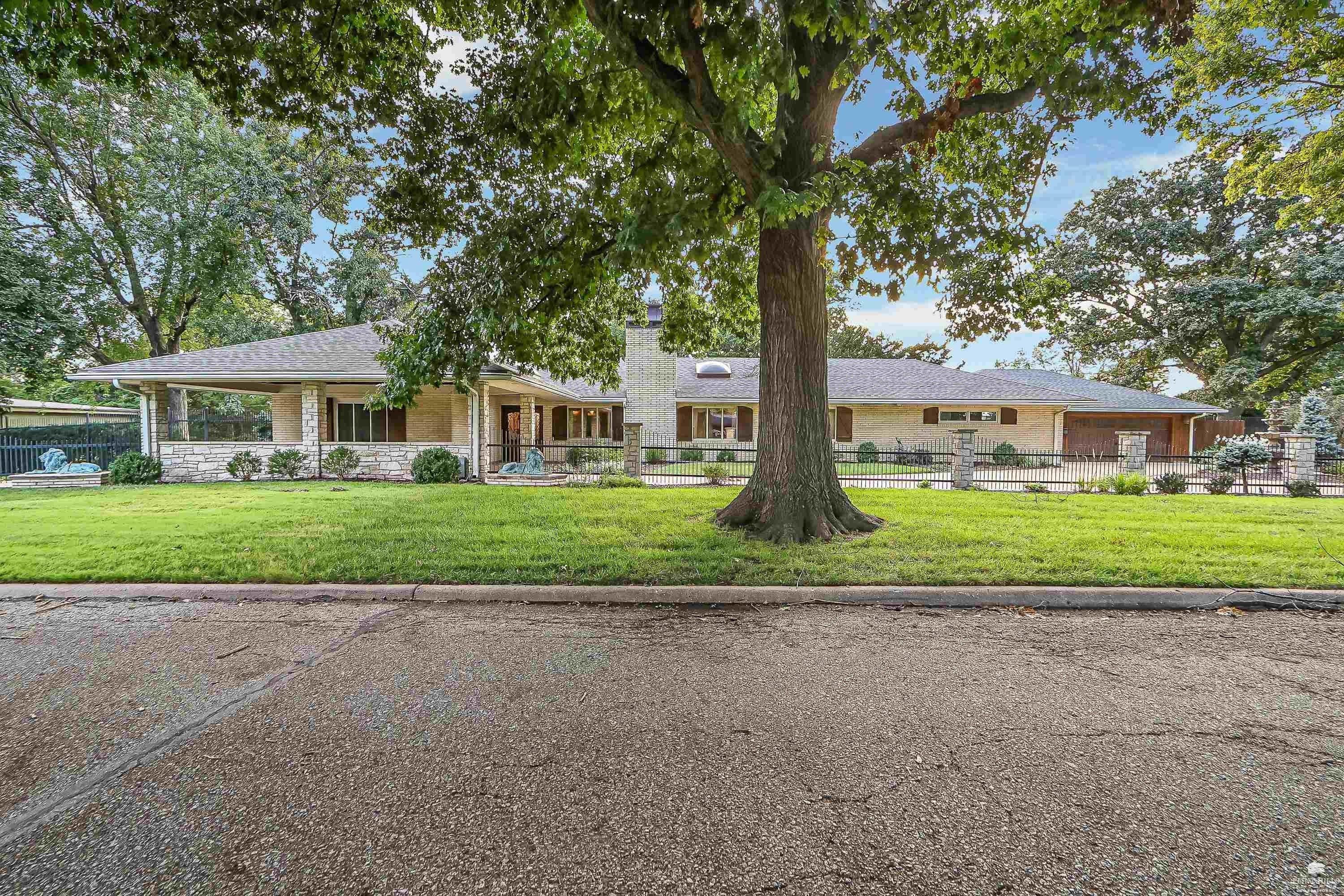 Pine Dr, Manhattan, KS 66502