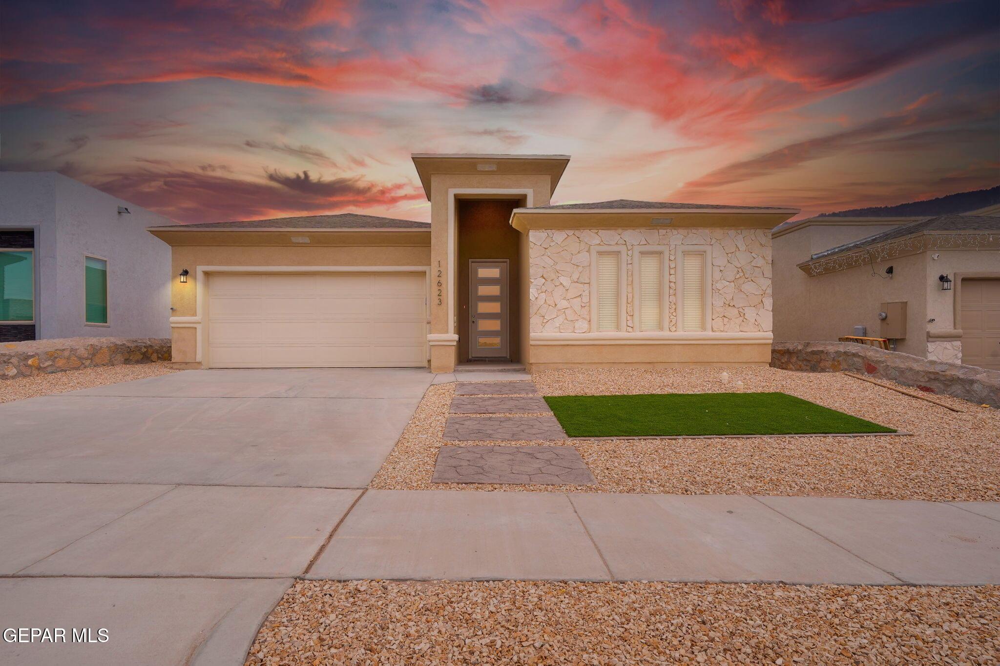 Shayna Deanne Ct, El Paso, TX 79928