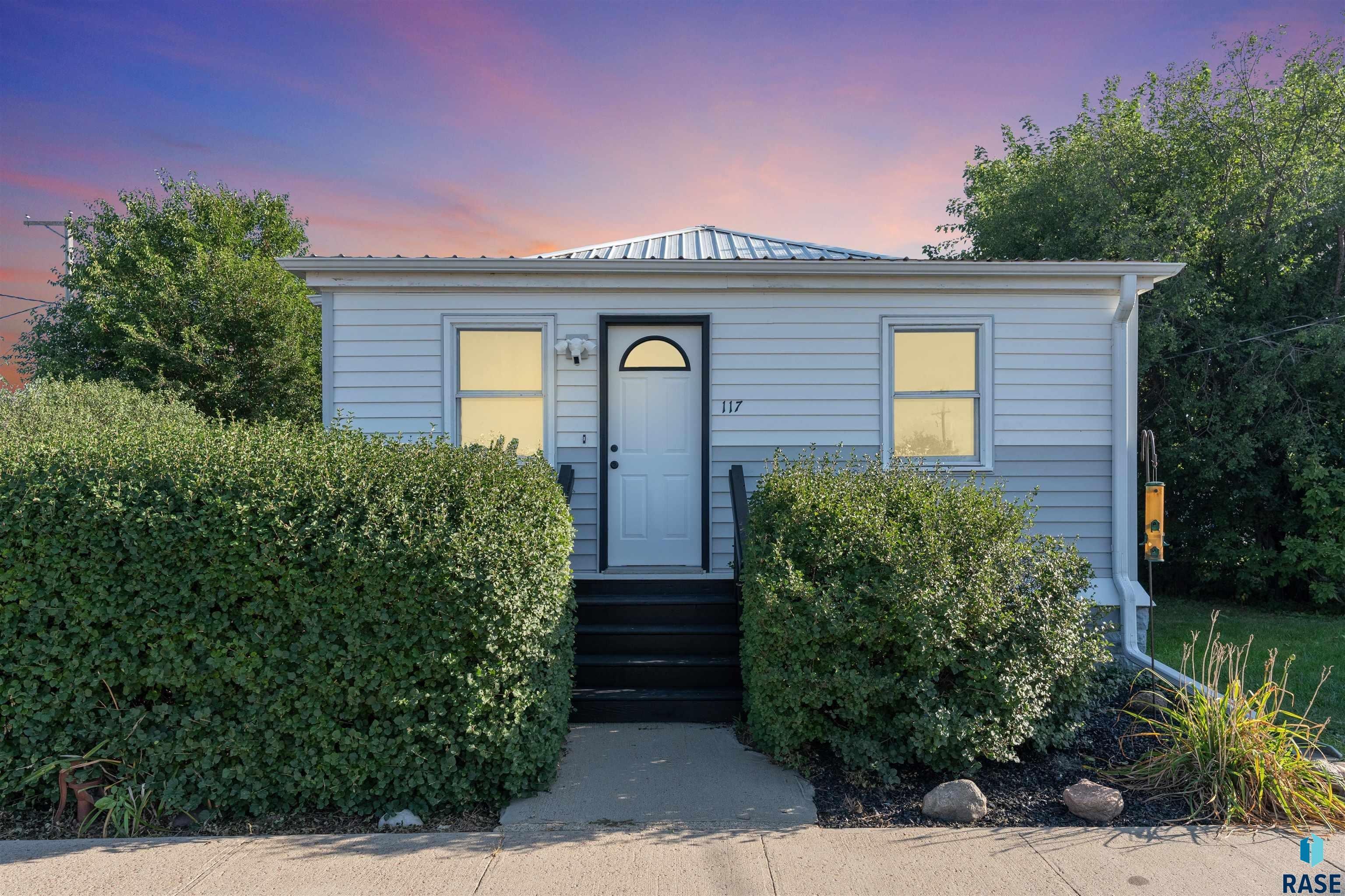 W 1st Ave, Lennox, SD 57039