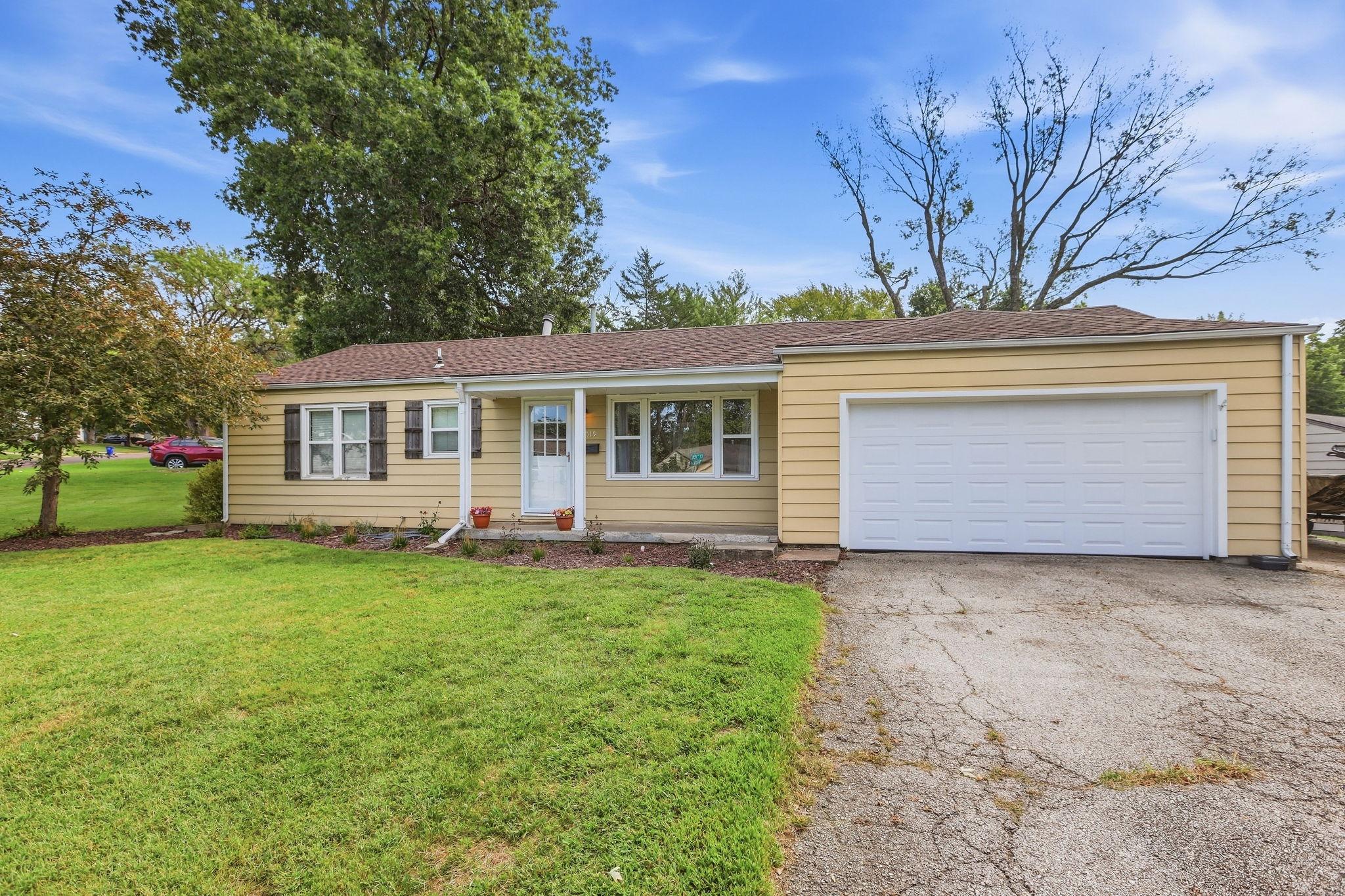 W 69th Ter, Overland Park, KS 66204