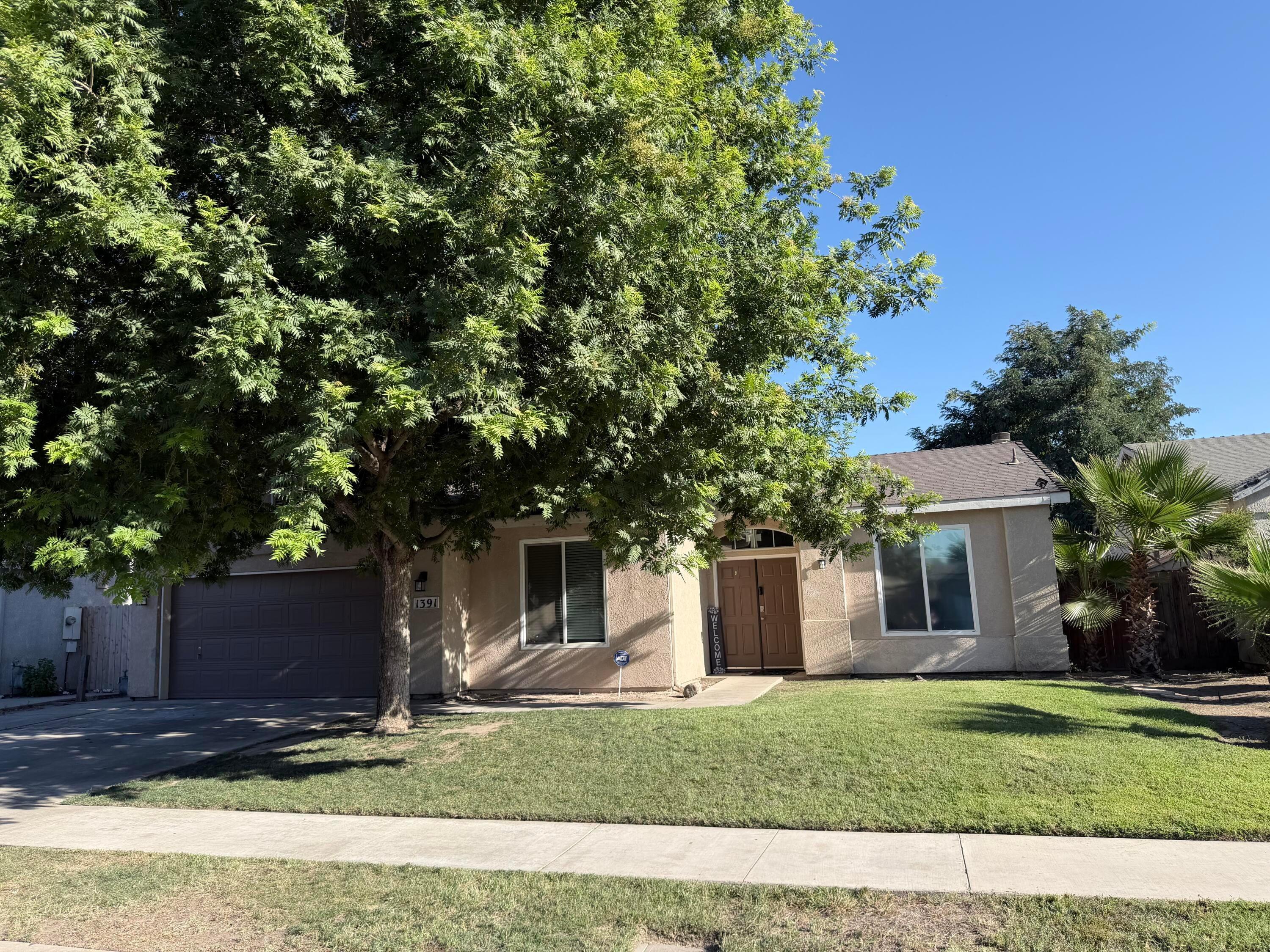 Columbia Ave, Tulare, CA 93274