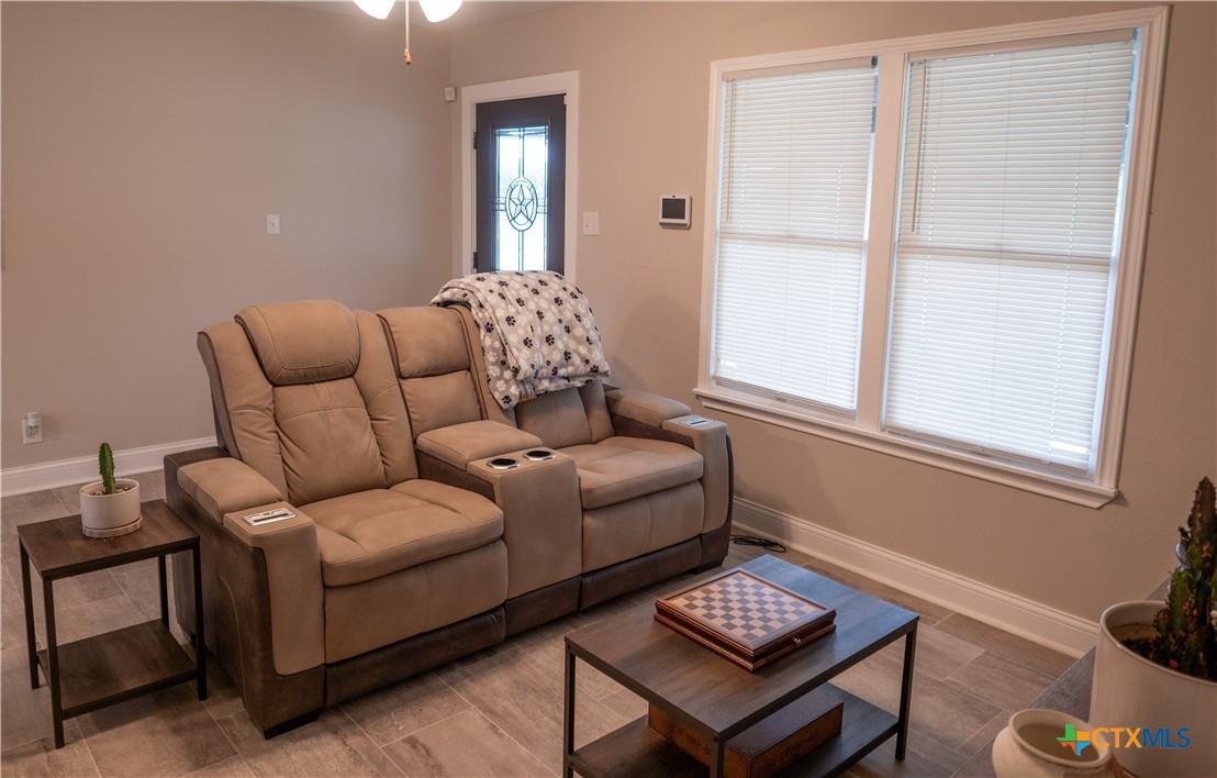 E Crestwood Dr, Victoria, TX 77901