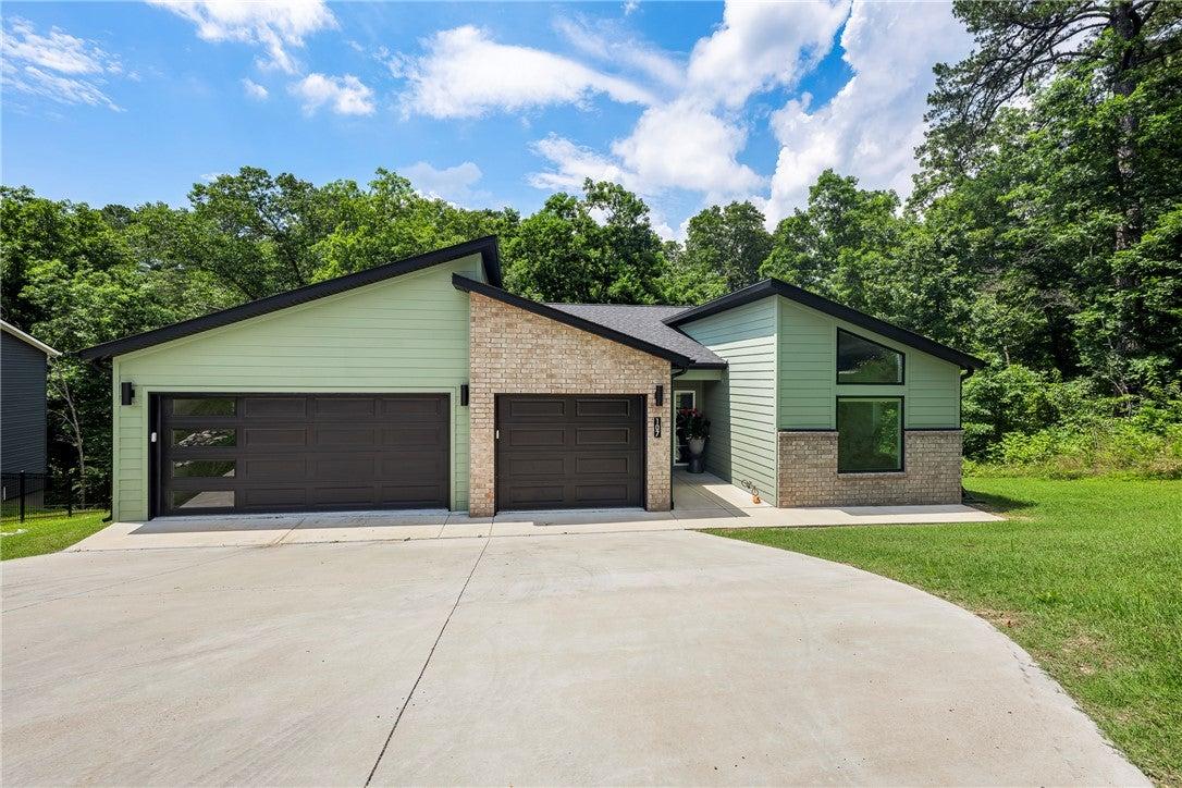 Overton Dr, Bella Vista, AR 72714