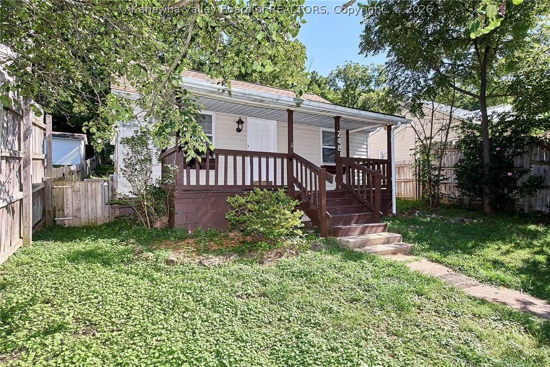 1st Ave, Ripley, WV 25271