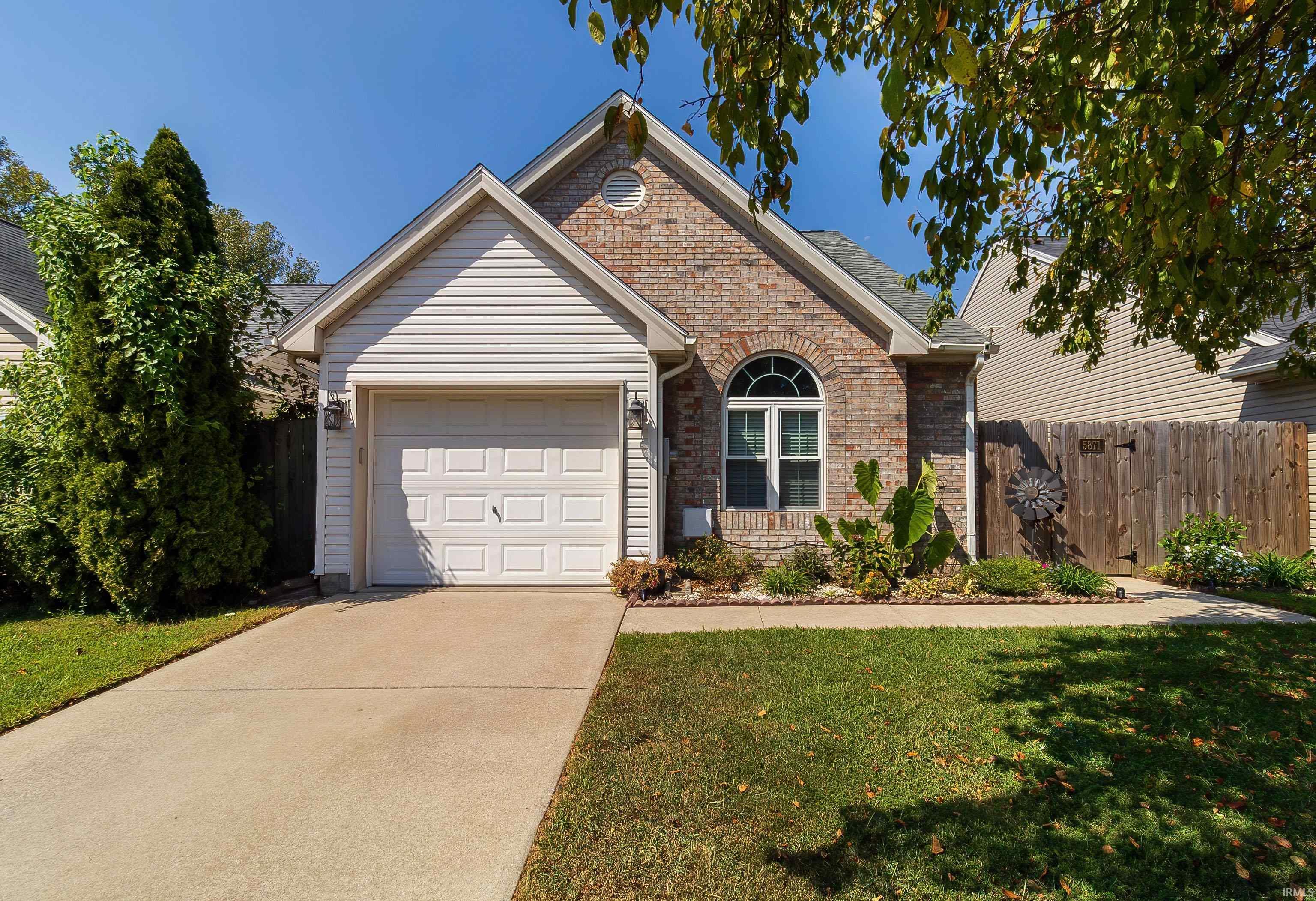 Riverwalk Cir, Newburgh, IN 47630