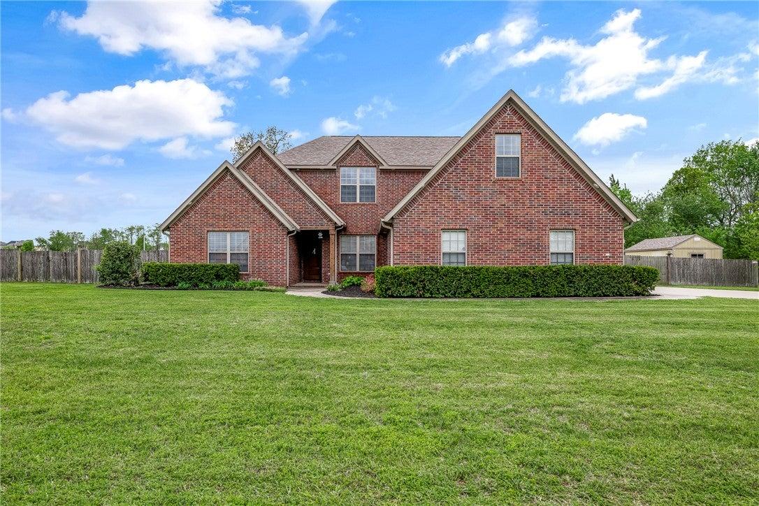 King Arthur Dr, Elm Springs, AR 72762