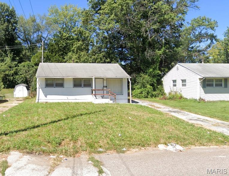 Renfrew Dr, Saint Louis, MO 63137